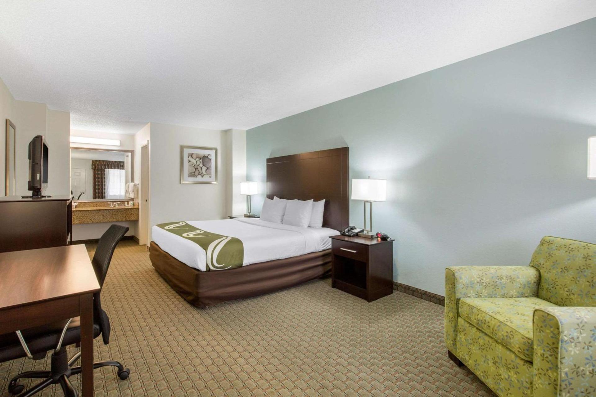 Quality Inn Clute Freeport photo 11
