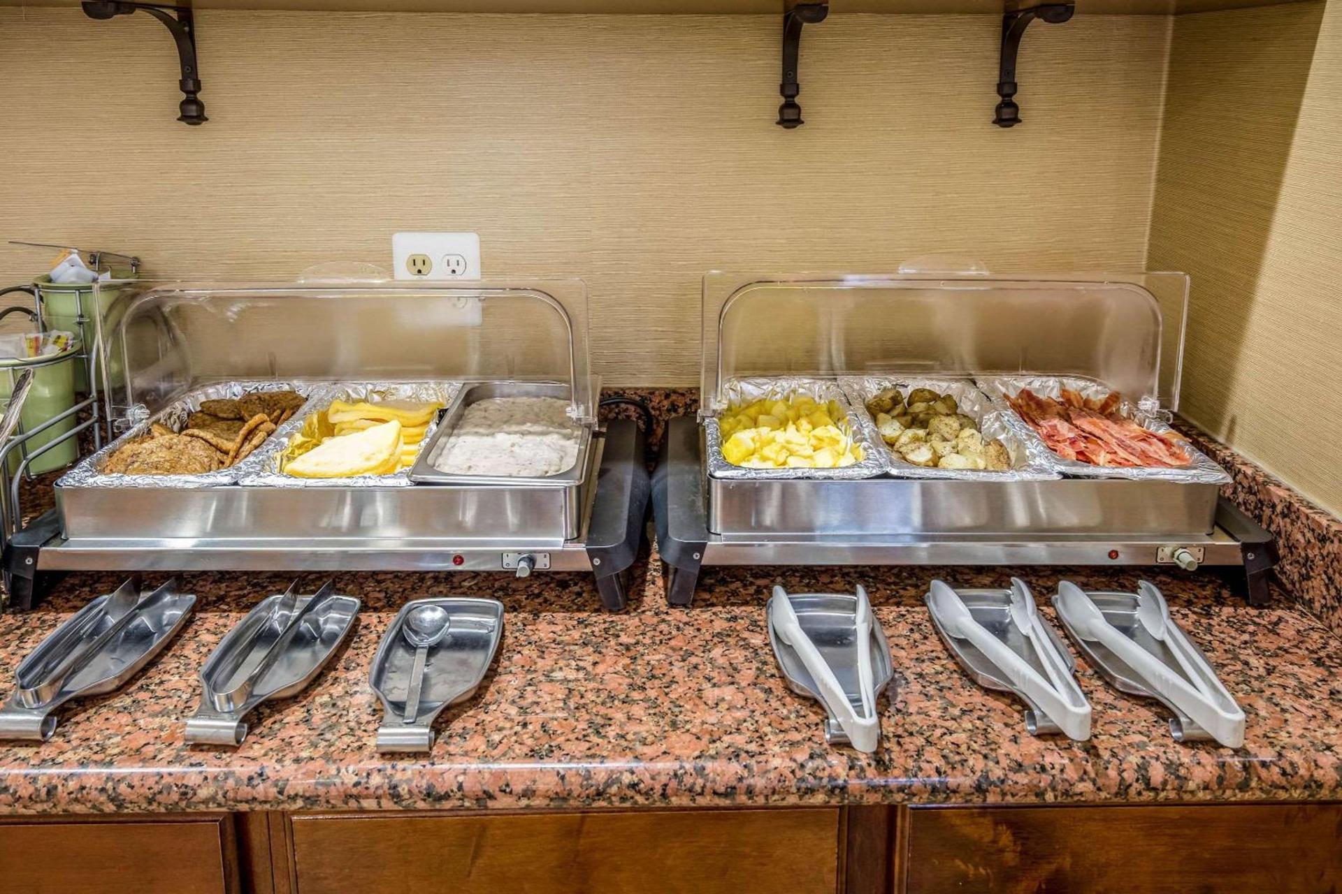 Quality Inn & Suites Seabrook- NASA- Kemah photo 6