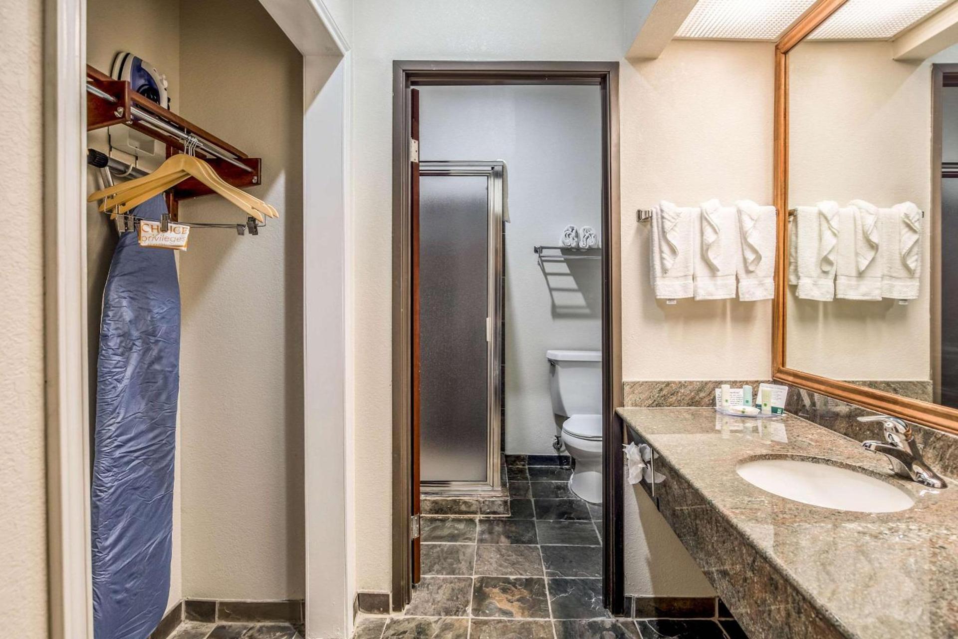 Quality Inn & Suites Seabrook- NASA- Kemah photo 27