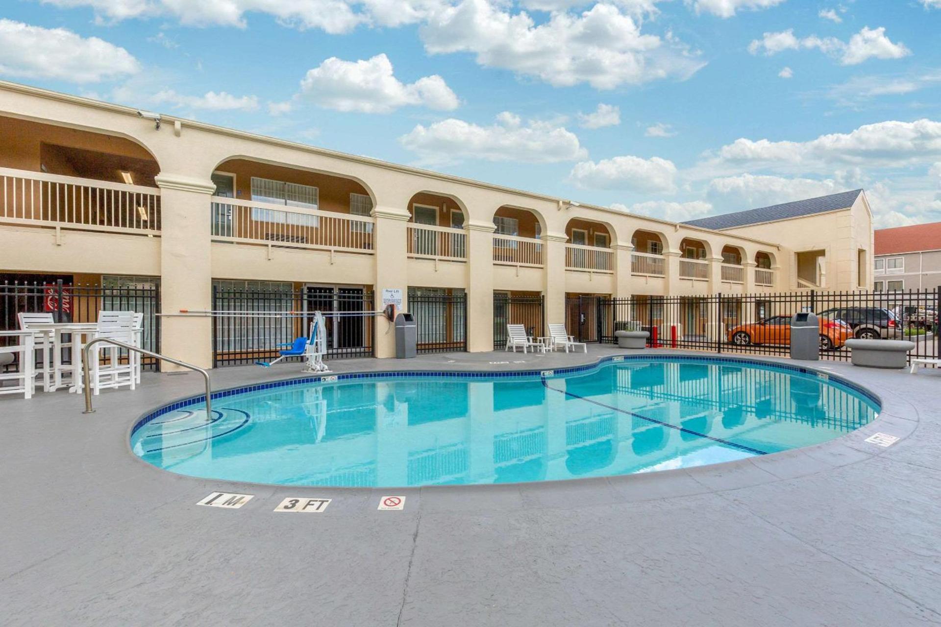 Quality Inn Clute Freeport photo 16