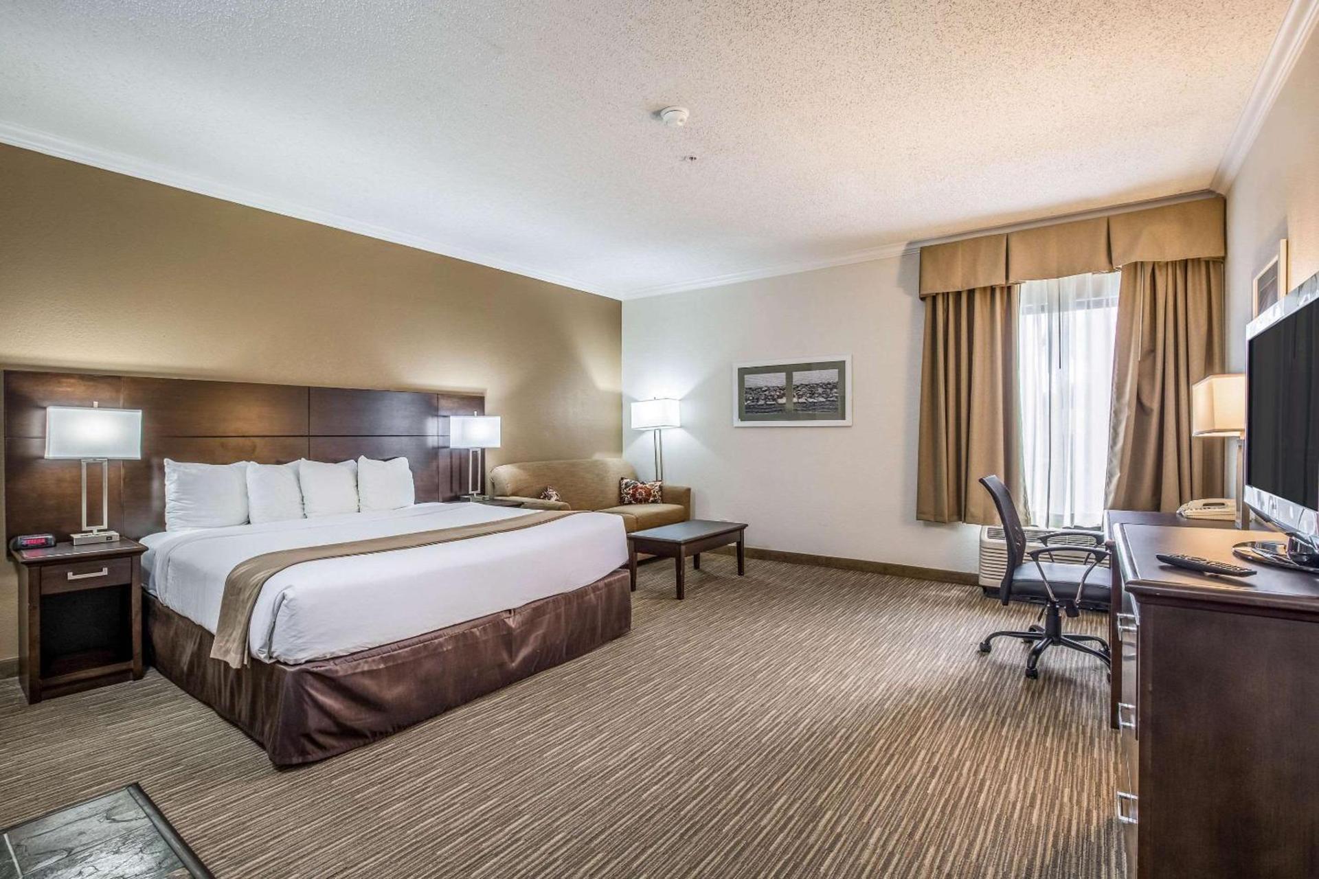 Quality Inn & Suites Seabrook- NASA- Kemah photo 20