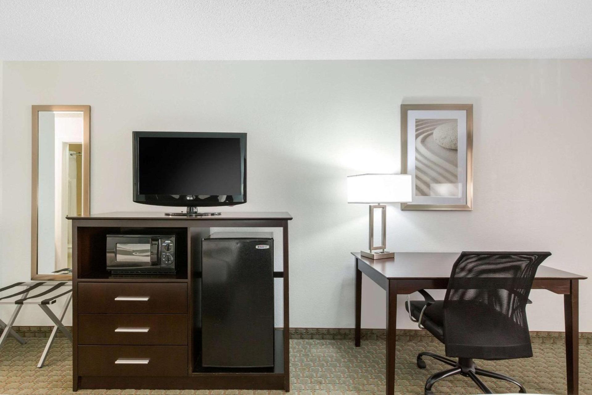 Quality Inn Clute Freeport photo 22