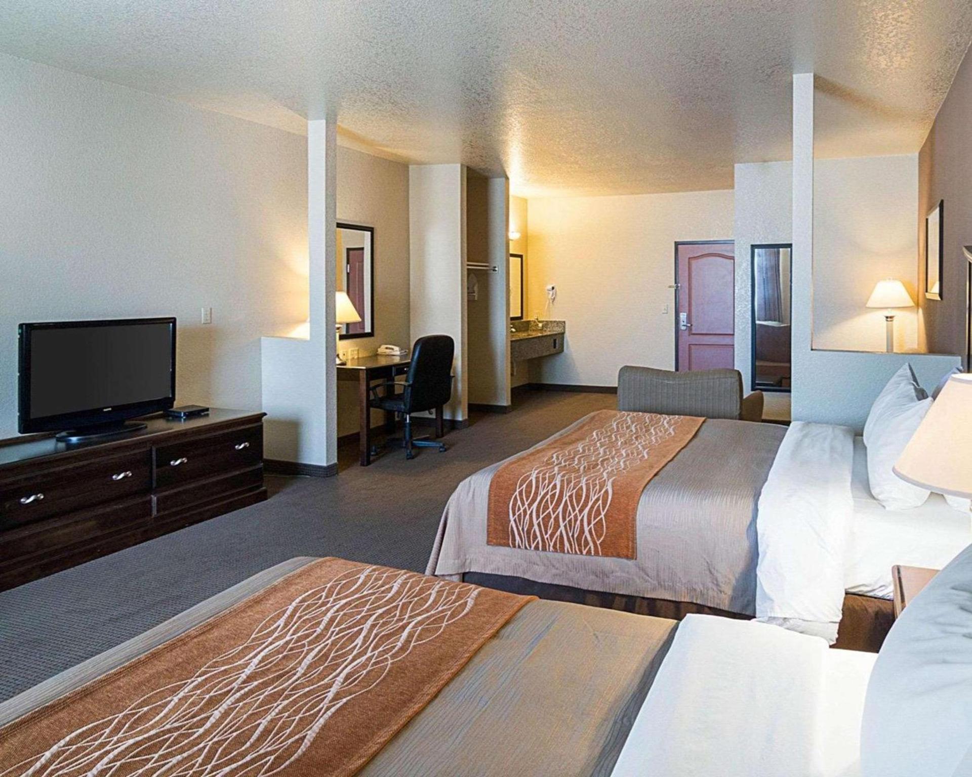 Comfort Inn I-20 Midland Stanton photo 11