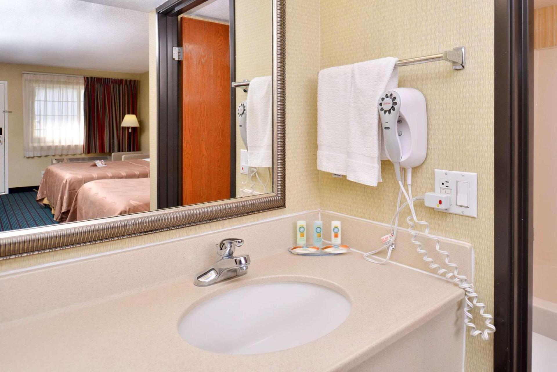 Quality Inn Van Horn photo 14