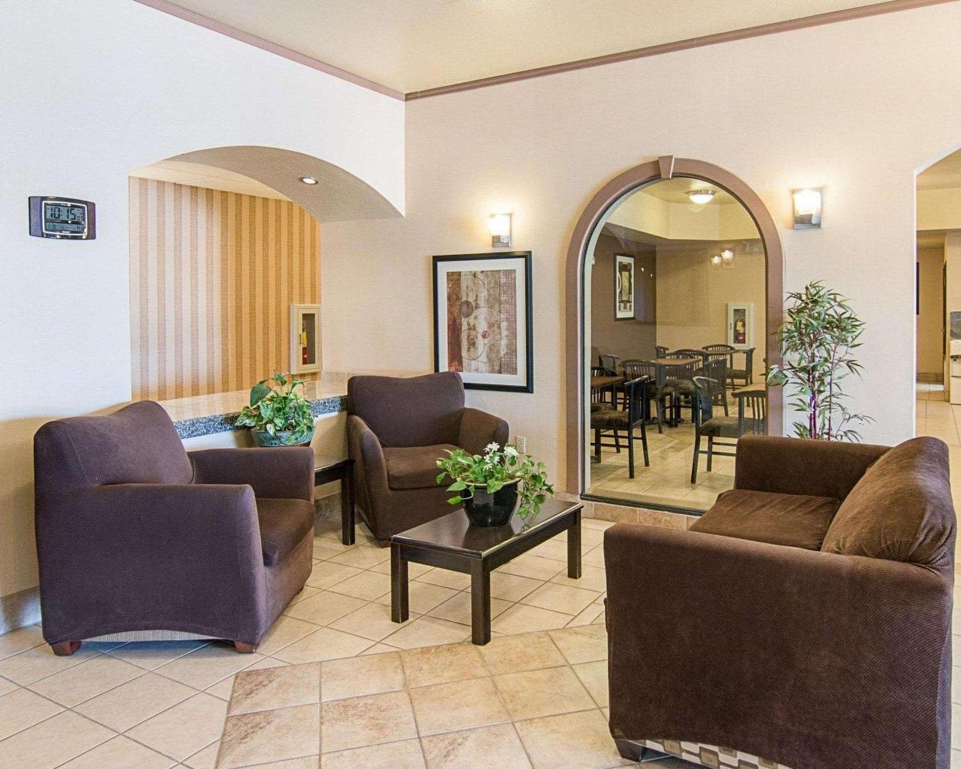 Comfort Inn I-20 Midland Stanton photo 16