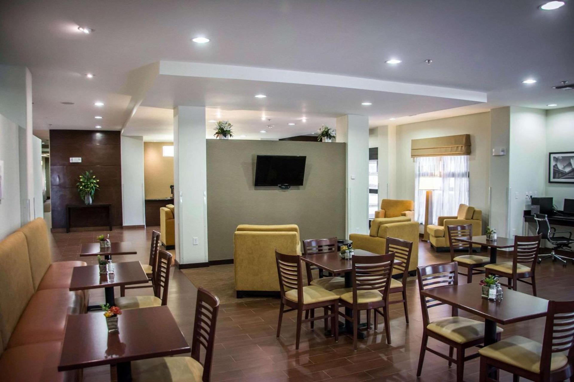 Sleep Inn & Suites Center photo 39
