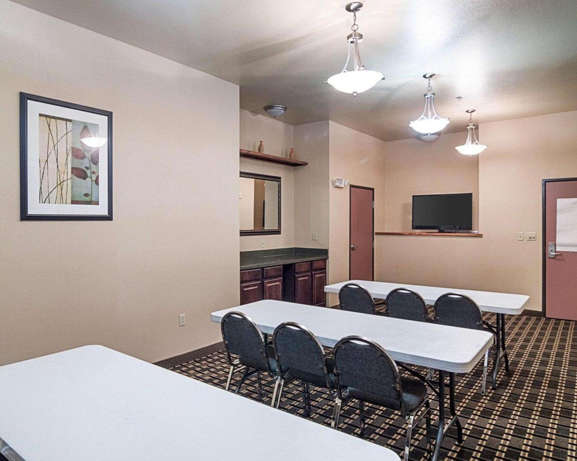 Comfort Inn I-20 Midland Stanton photo 23