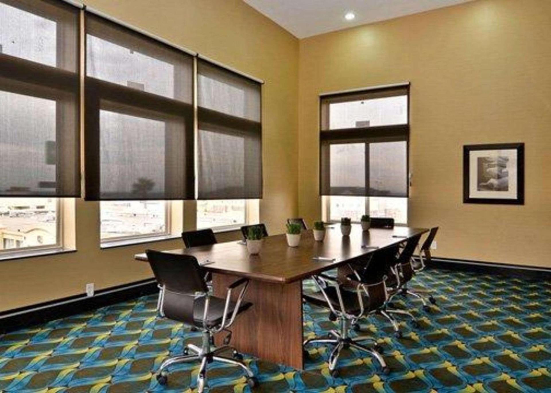 Comfort Inn & Suites El Paso I-10 Airport Area photo 29