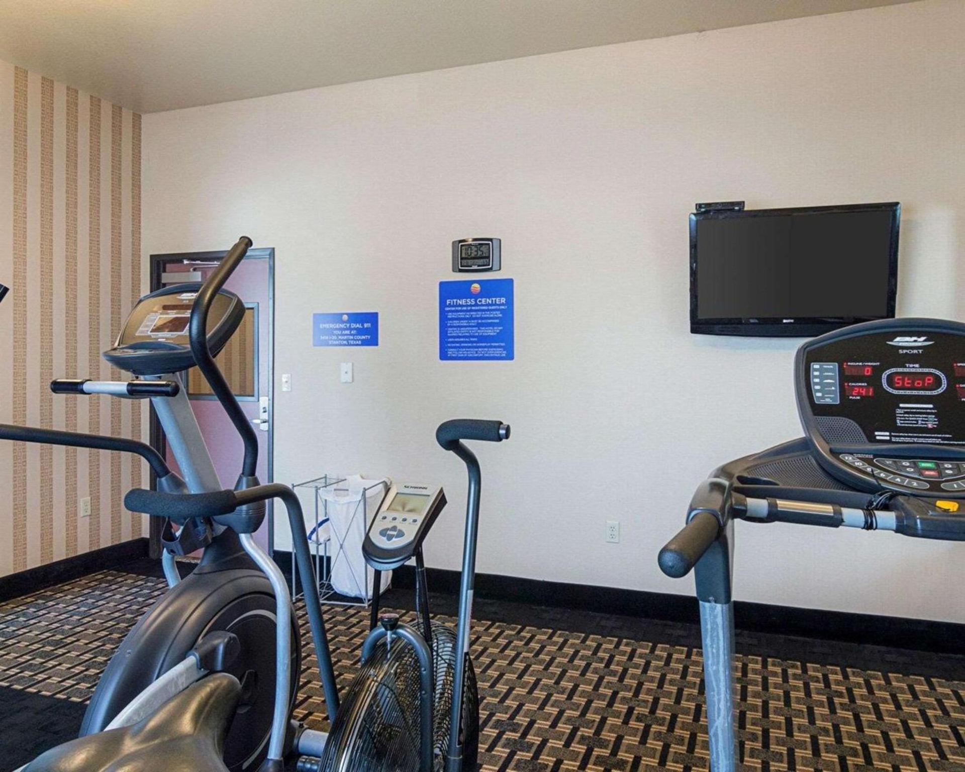 Comfort Inn I-20 Midland Stanton photo 27