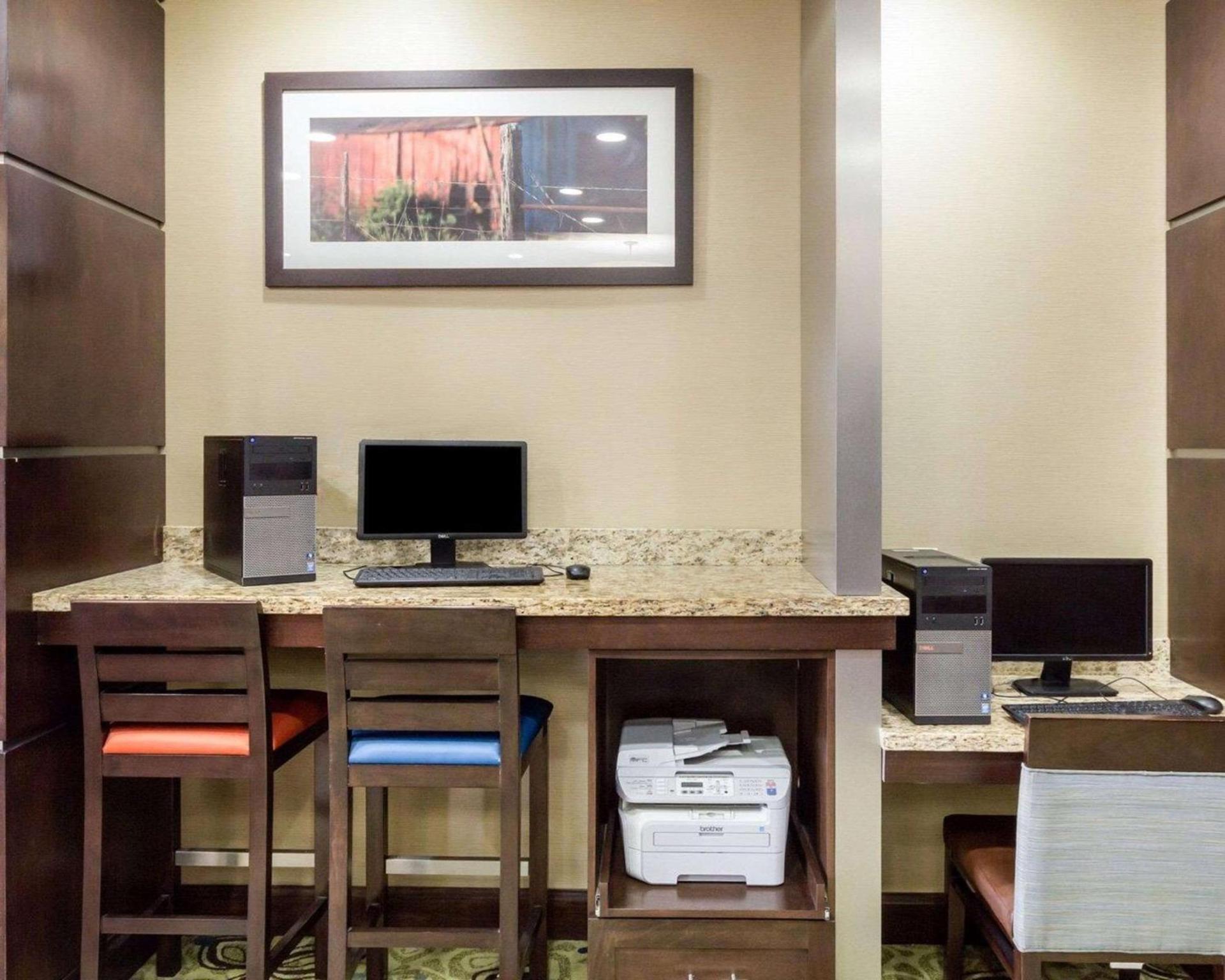 Comfort Suites Cotulla near I-35 photo 15
