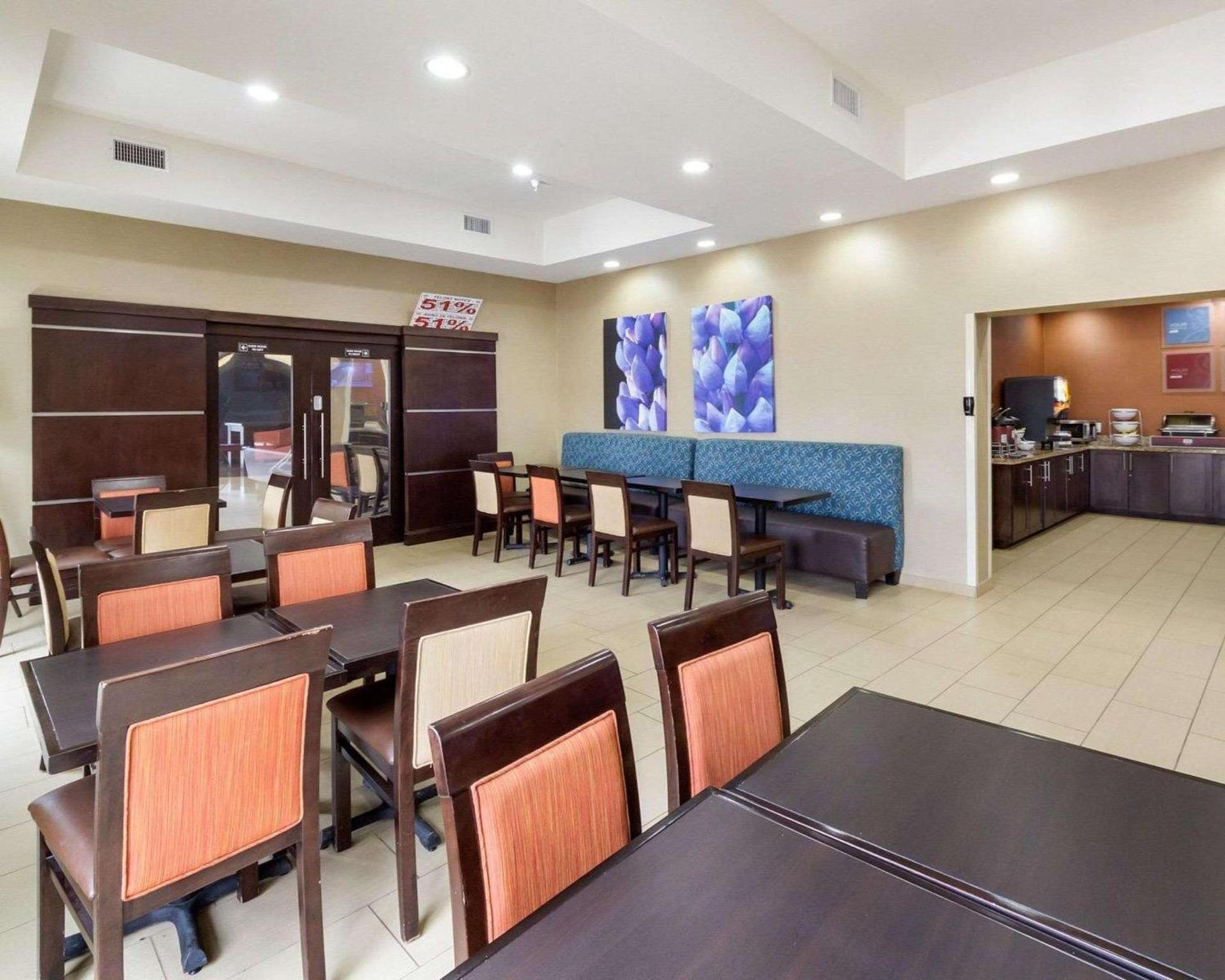 Comfort Suites Cotulla near I-35 photo 19