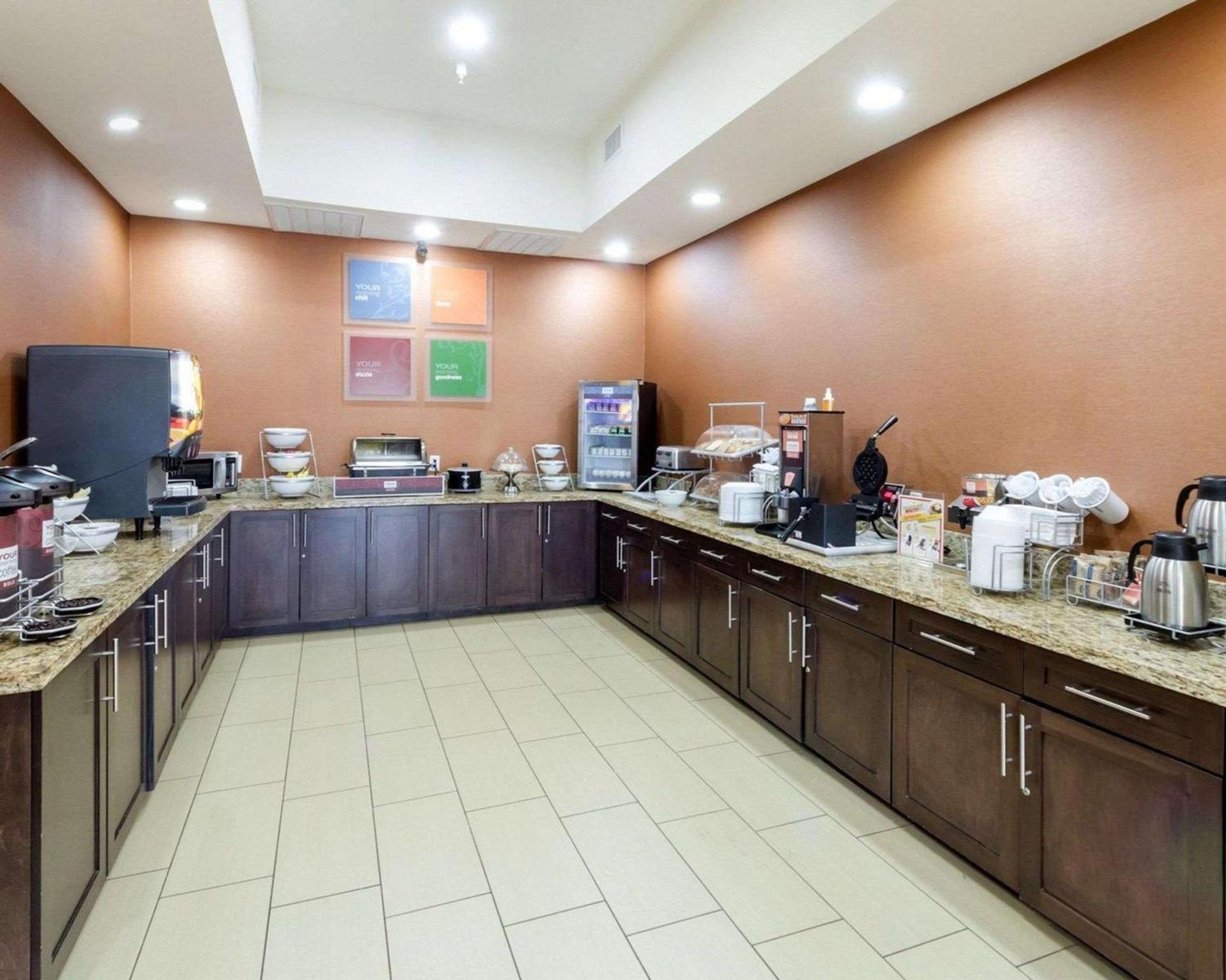 Comfort Suites Cotulla near I-35 photo 20