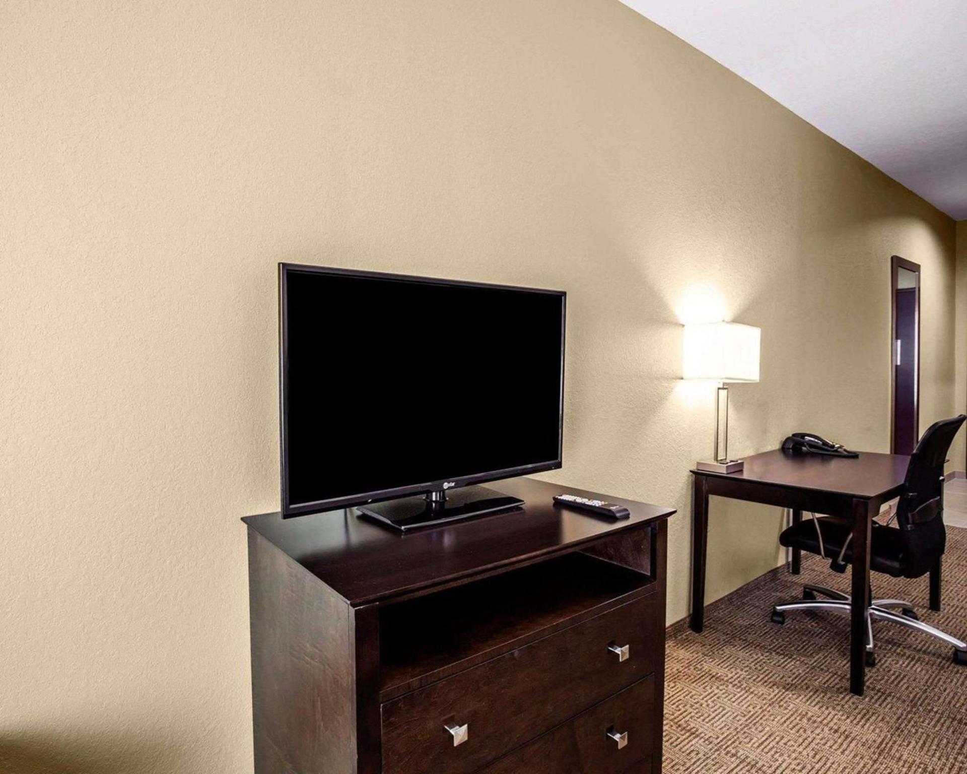 Comfort Suites Northwest - Cy - Fair photo 9