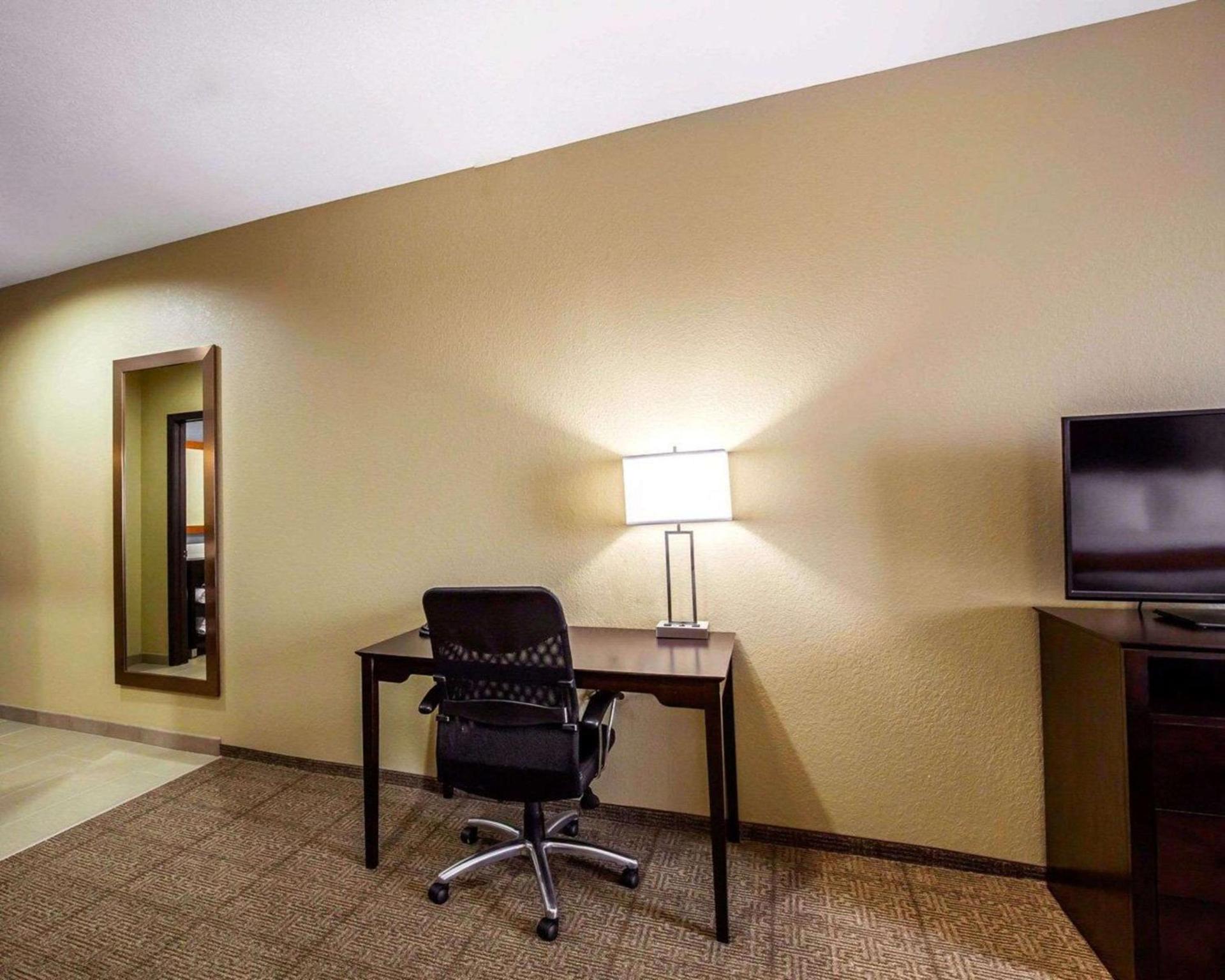Comfort Suites Northwest - Cy - Fair photo 30