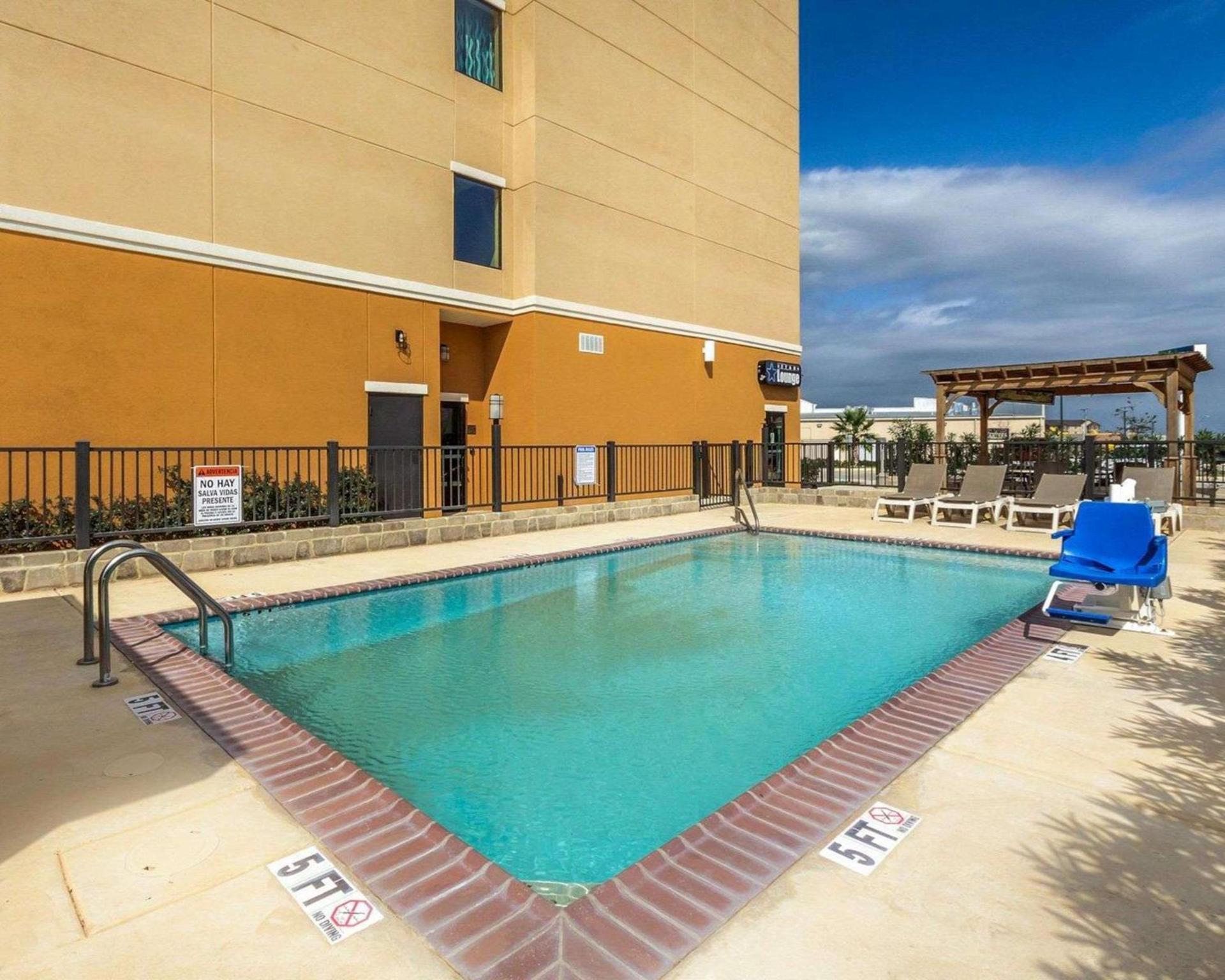 Comfort Suites Cotulla near I-35 photo 13
