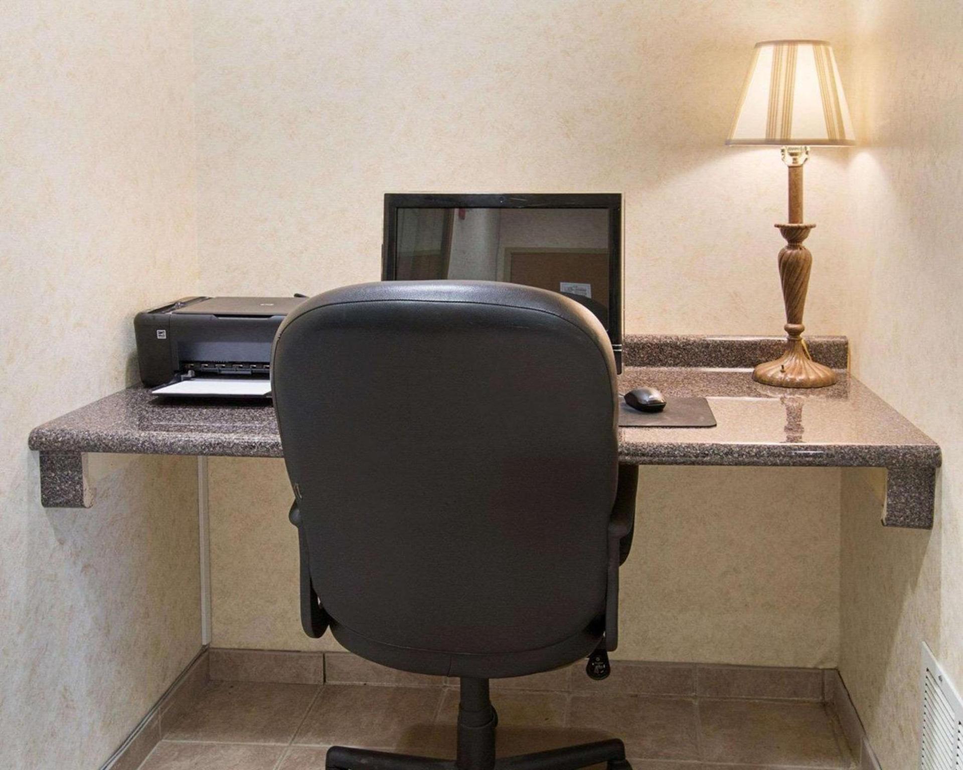 Quality Inn & Suites Glen Rose photo 18