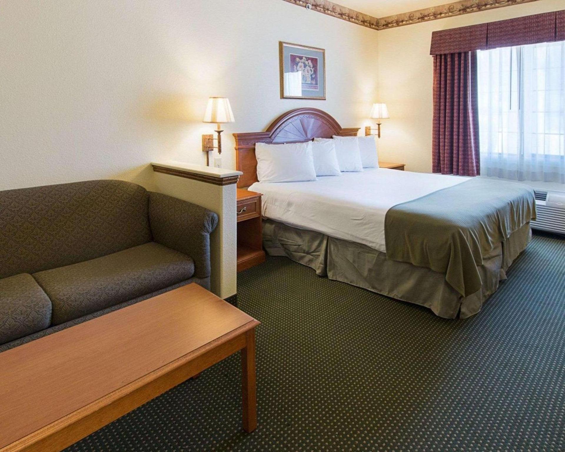 Quality Inn & Suites Glen Rose photo 19