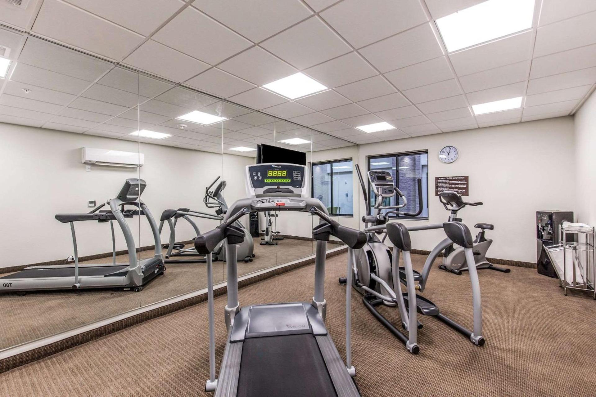 Sleep Inn Dallas Love Field-Medical District photo 2