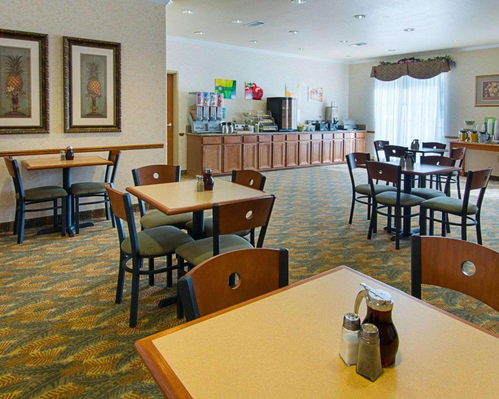 Quality Inn & Suites Glen Rose photo 27