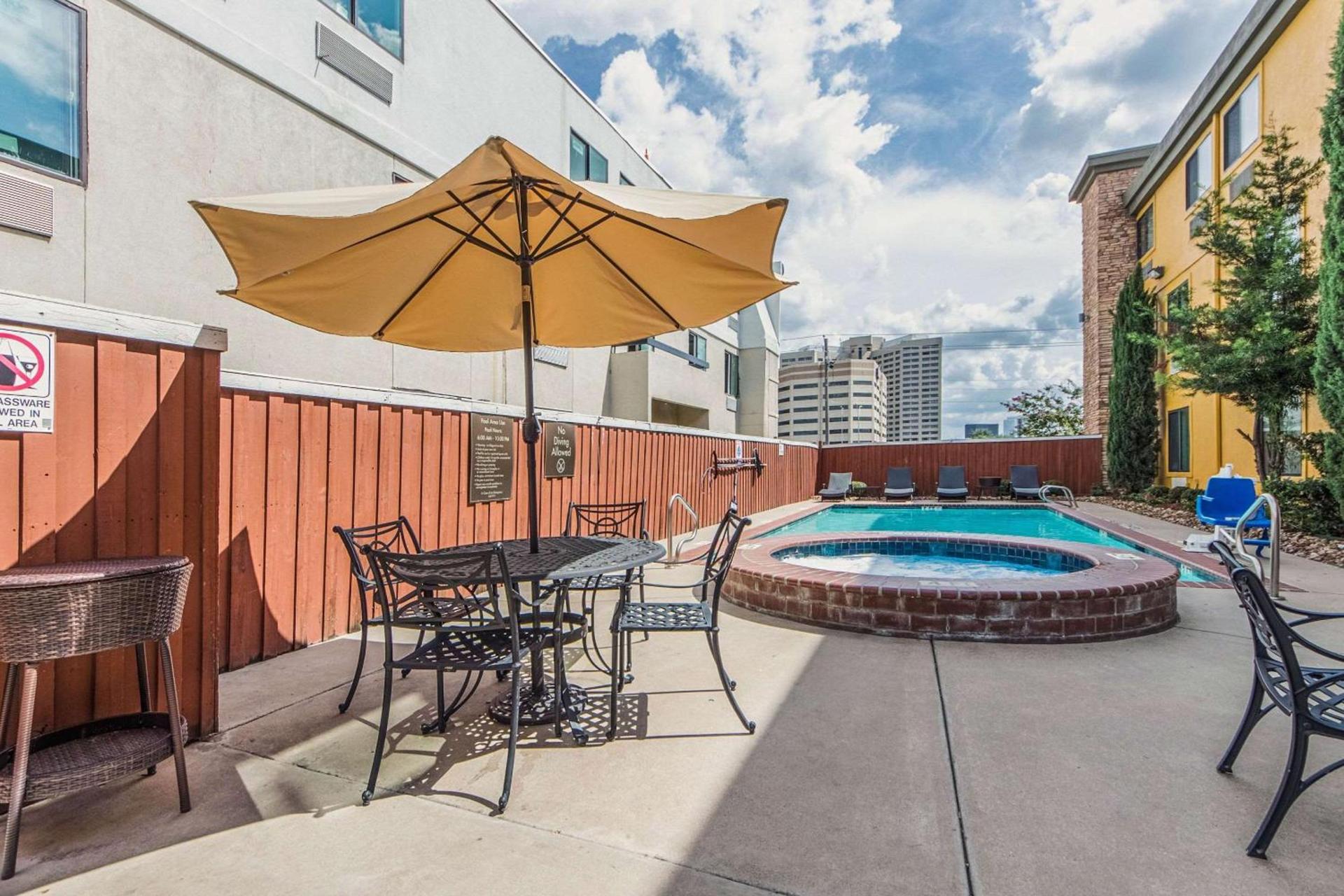 Comfort Inn Dallas Park Central photo 24