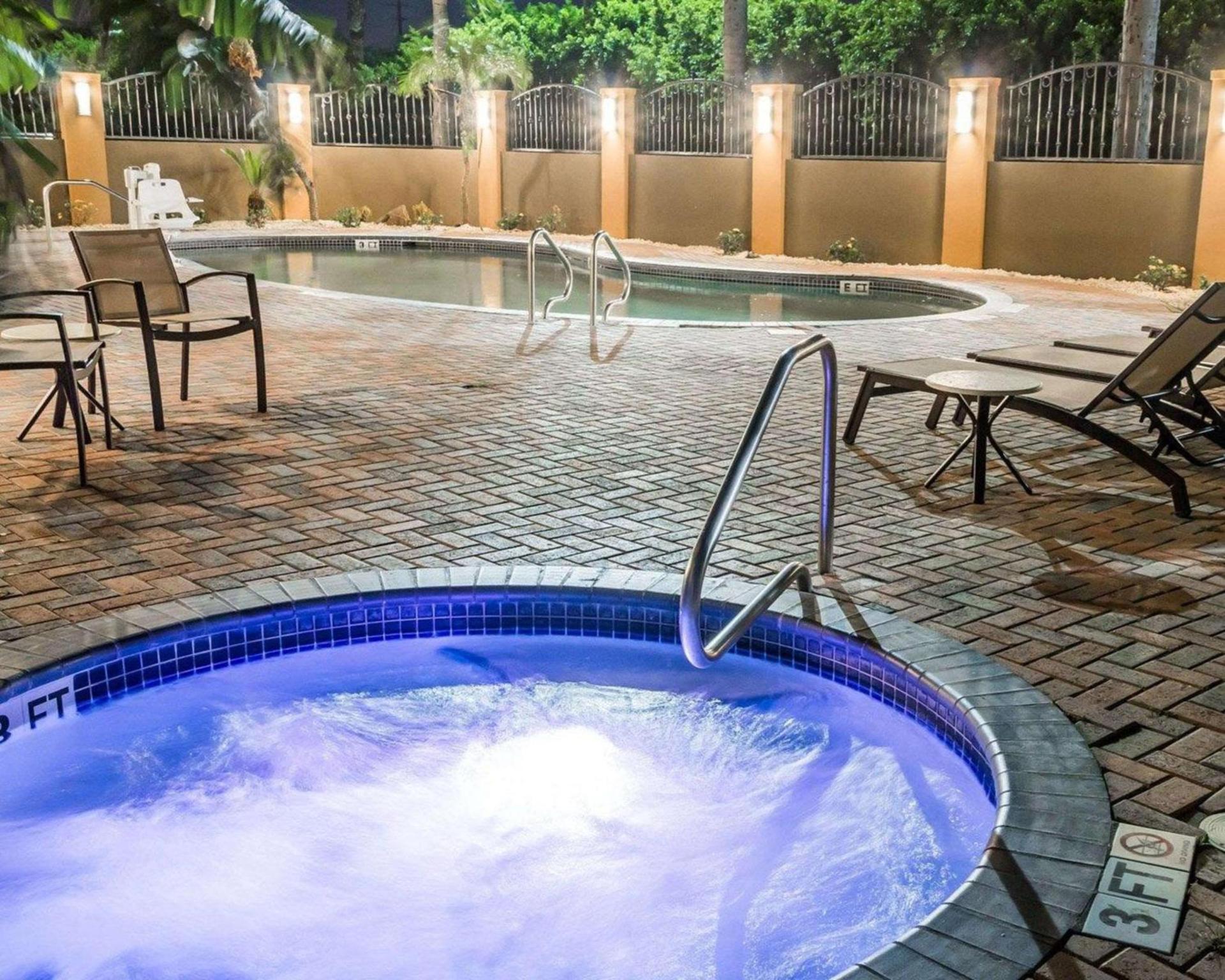 Comfort Inn & Suites Pharr - McAllen photo 2