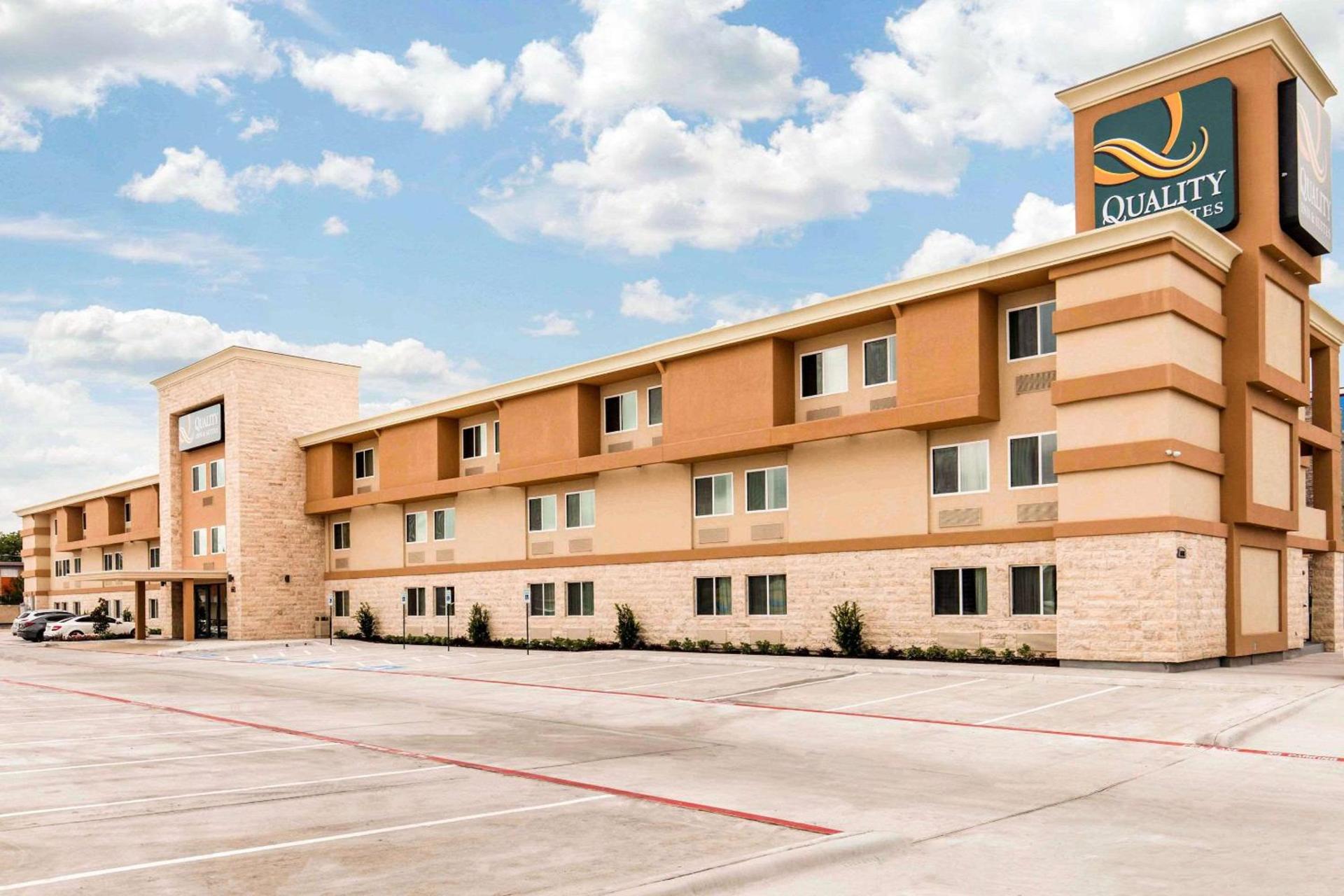 Quality Inn & Suites Plano East - Richardson photo 2