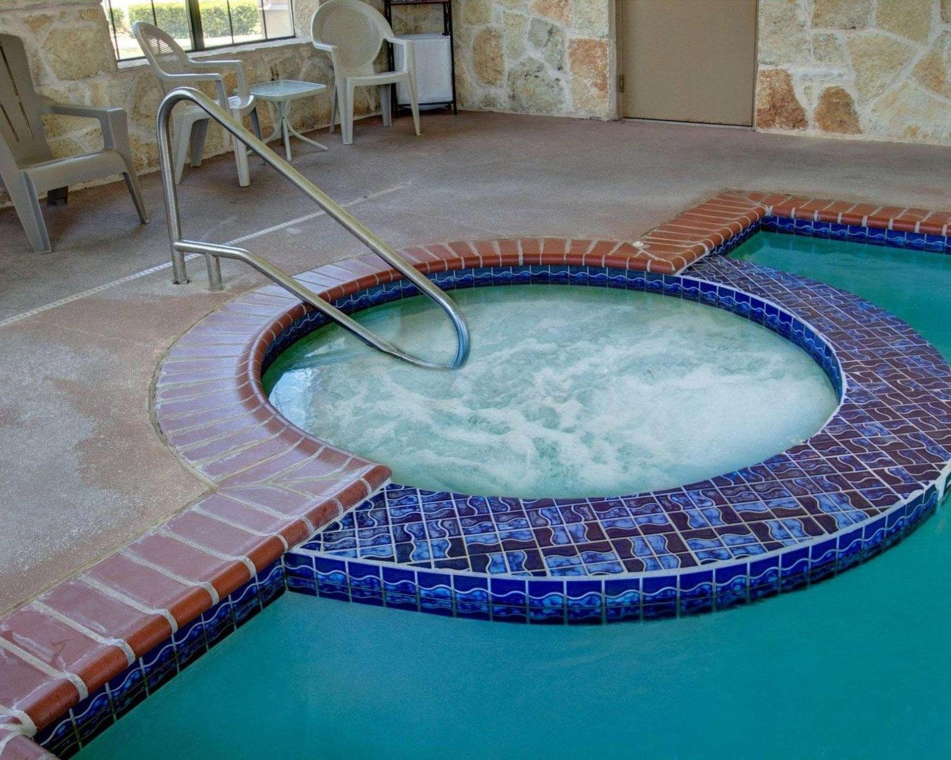 Quality Inn & Suites Glen Rose photo 30