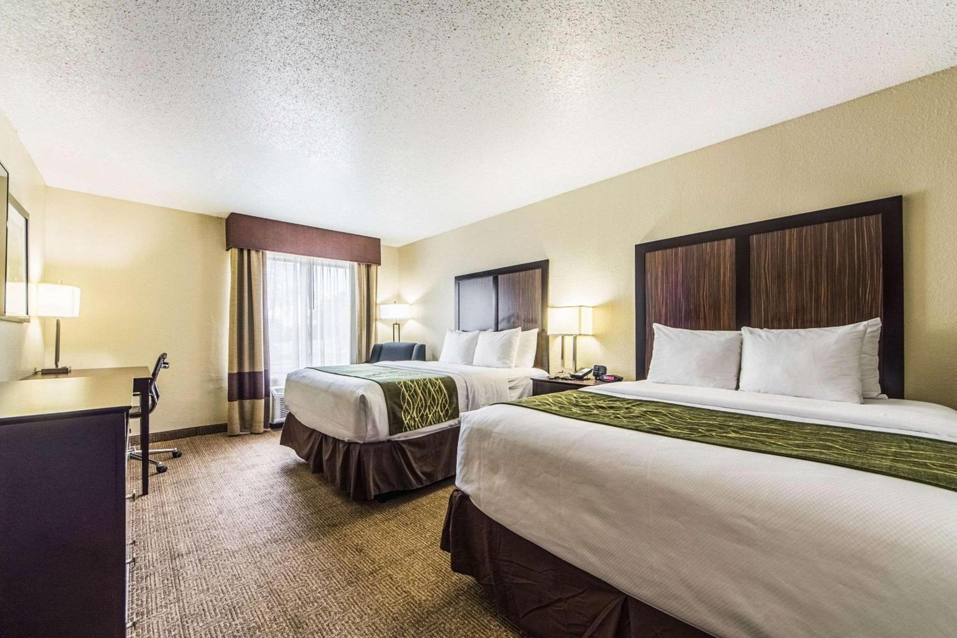 Comfort Inn Dallas Park Central photo 13