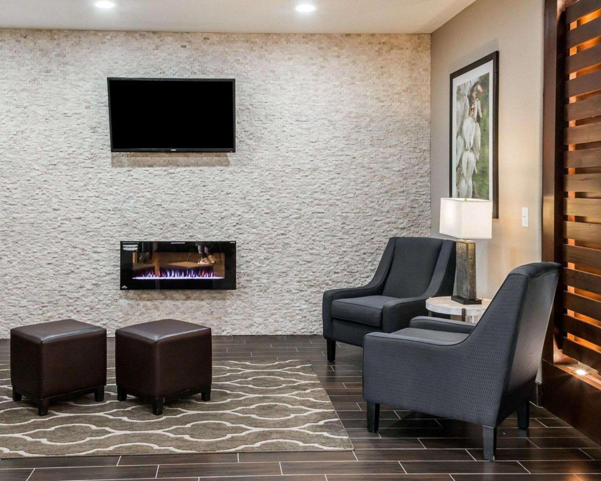 Comfort Inn & Suites Pharr - McAllen photo 11