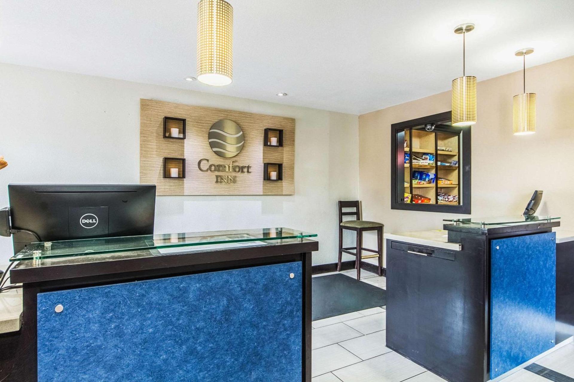 Comfort Inn Dallas Park Central photo 4