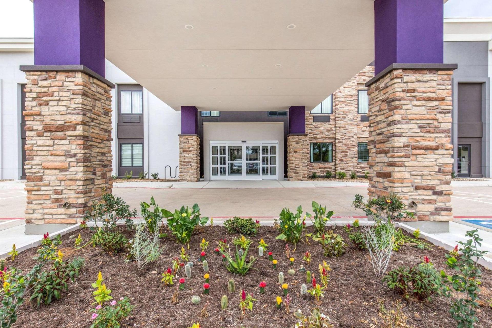 Sleep Inn Dallas Love Field-Medical District photo 7