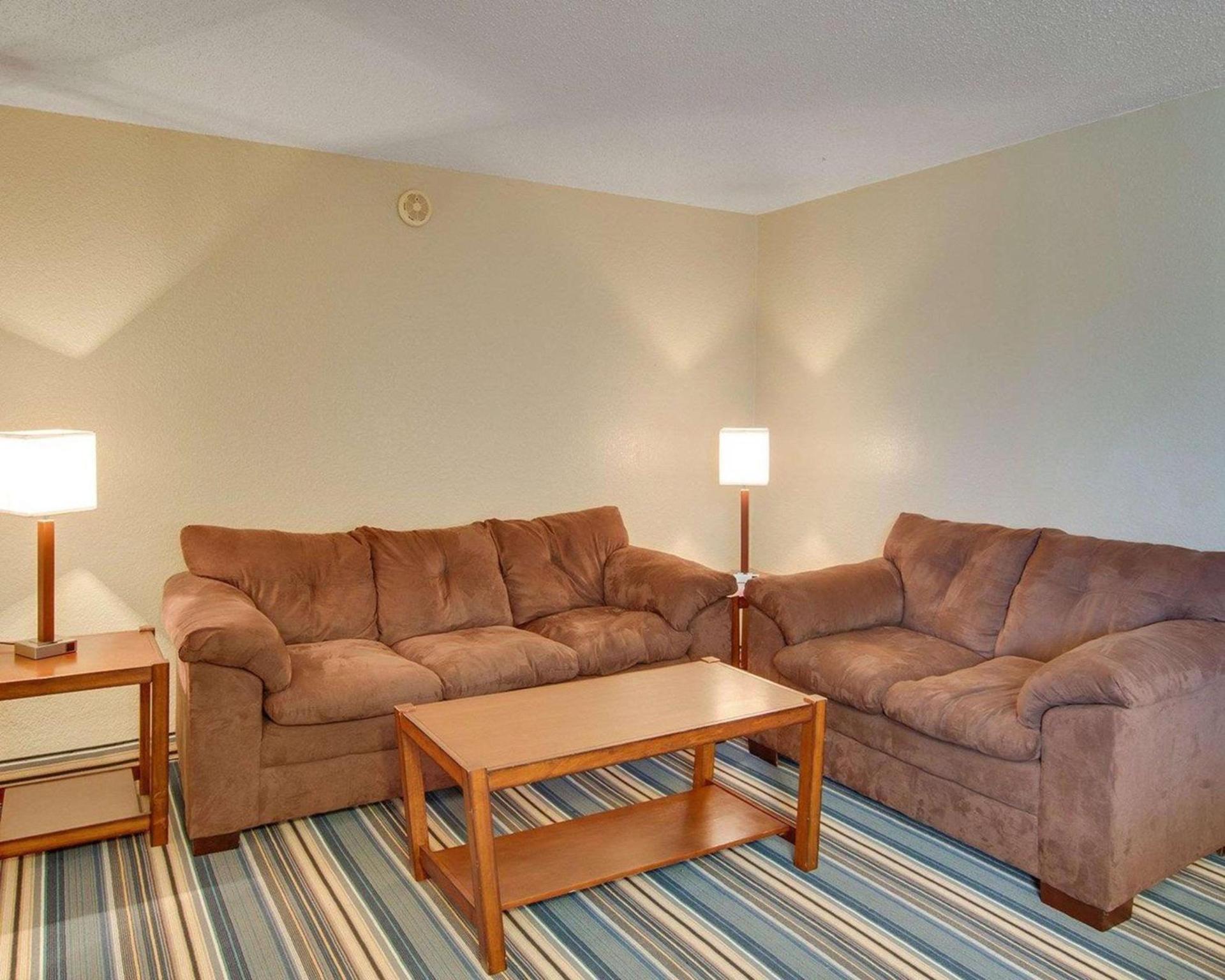 Days Inn by Wyndham Gatesville photo 30