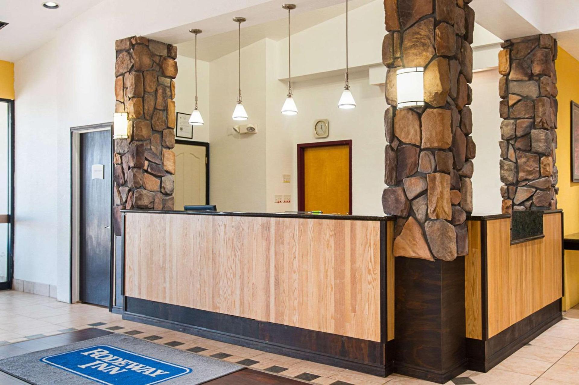 Rodeway Inn & Suites Blanding photo 7