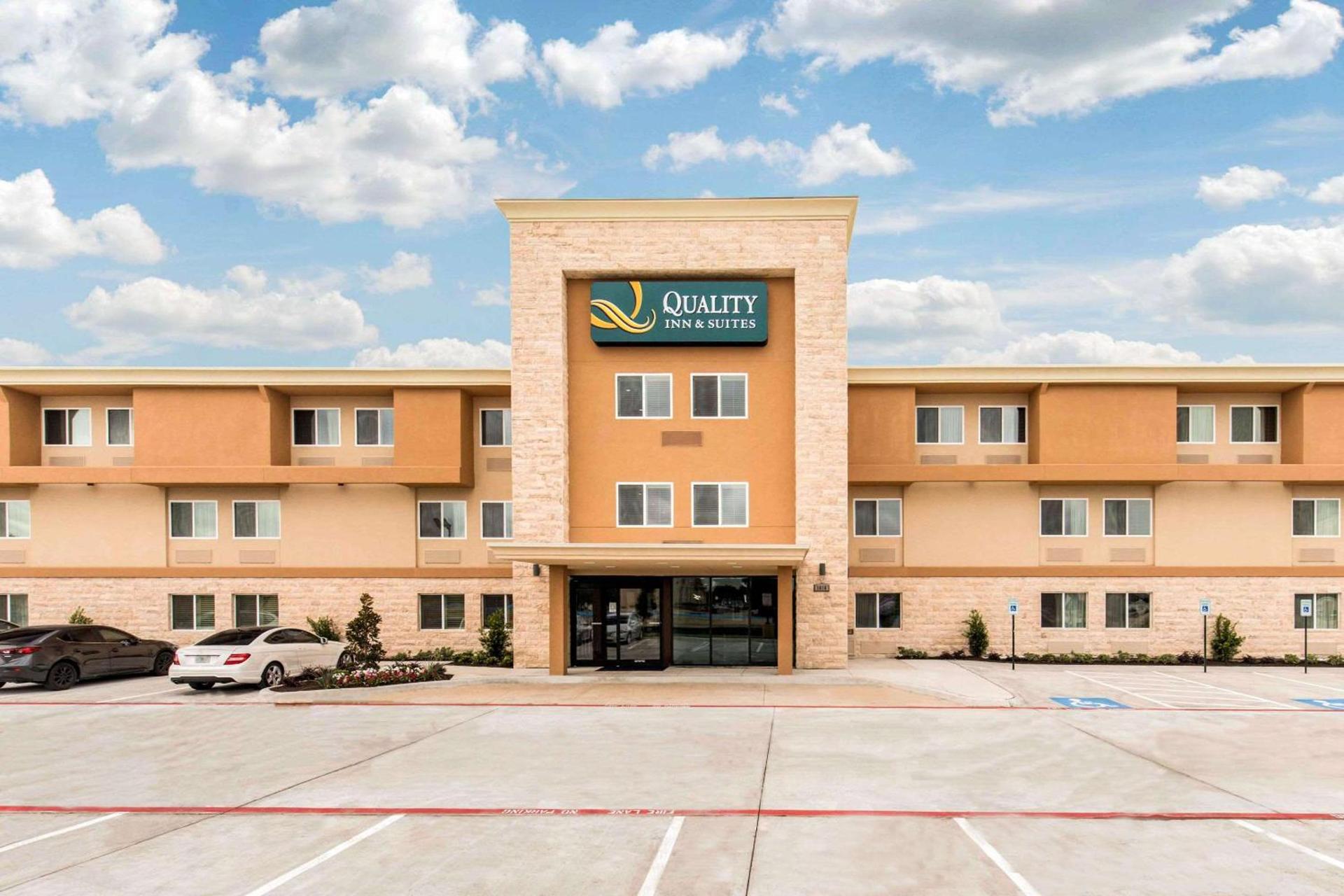 Quality Inn & Suites Plano East - Richardson photo 1