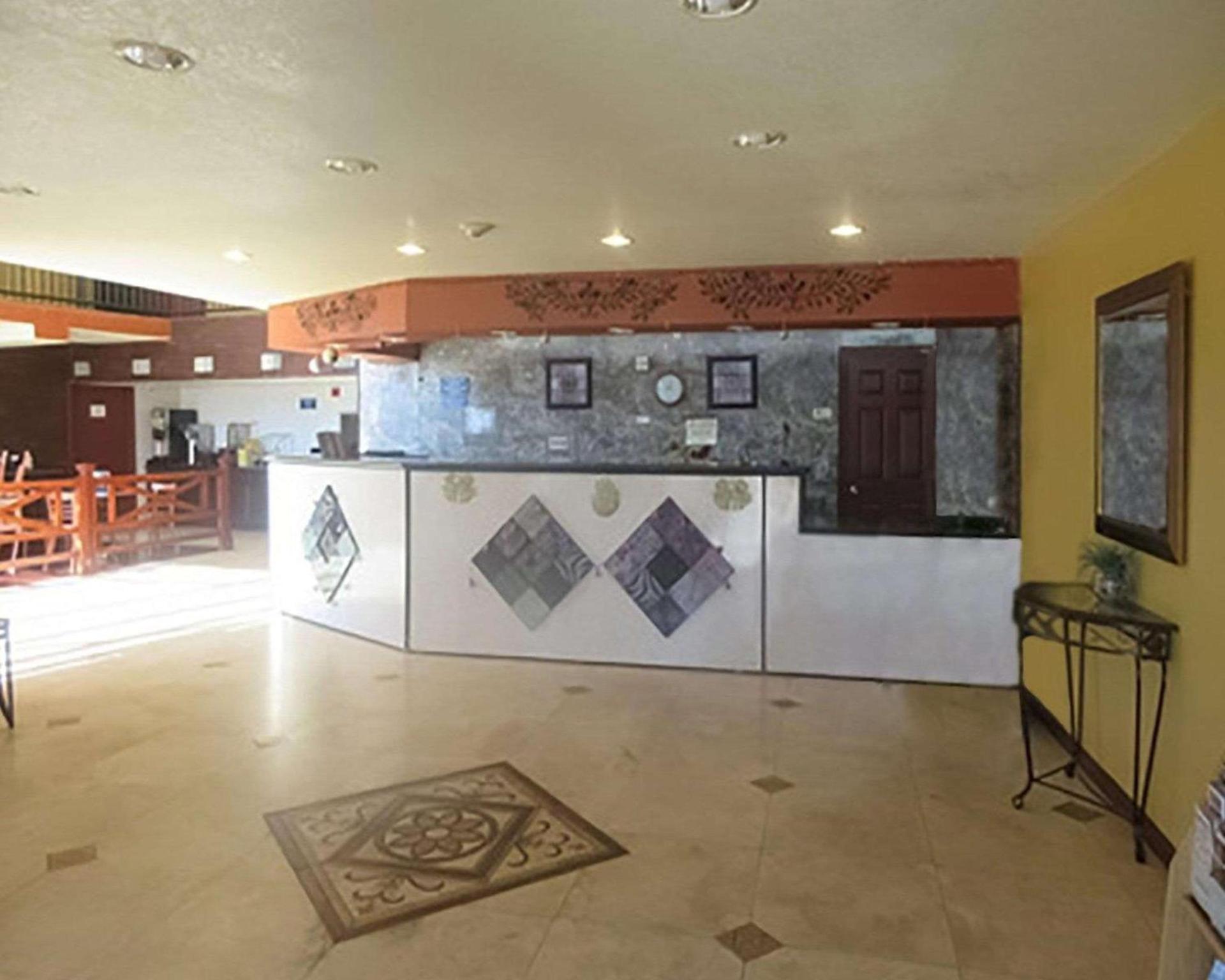 Rose City Inn & Suites photo 25