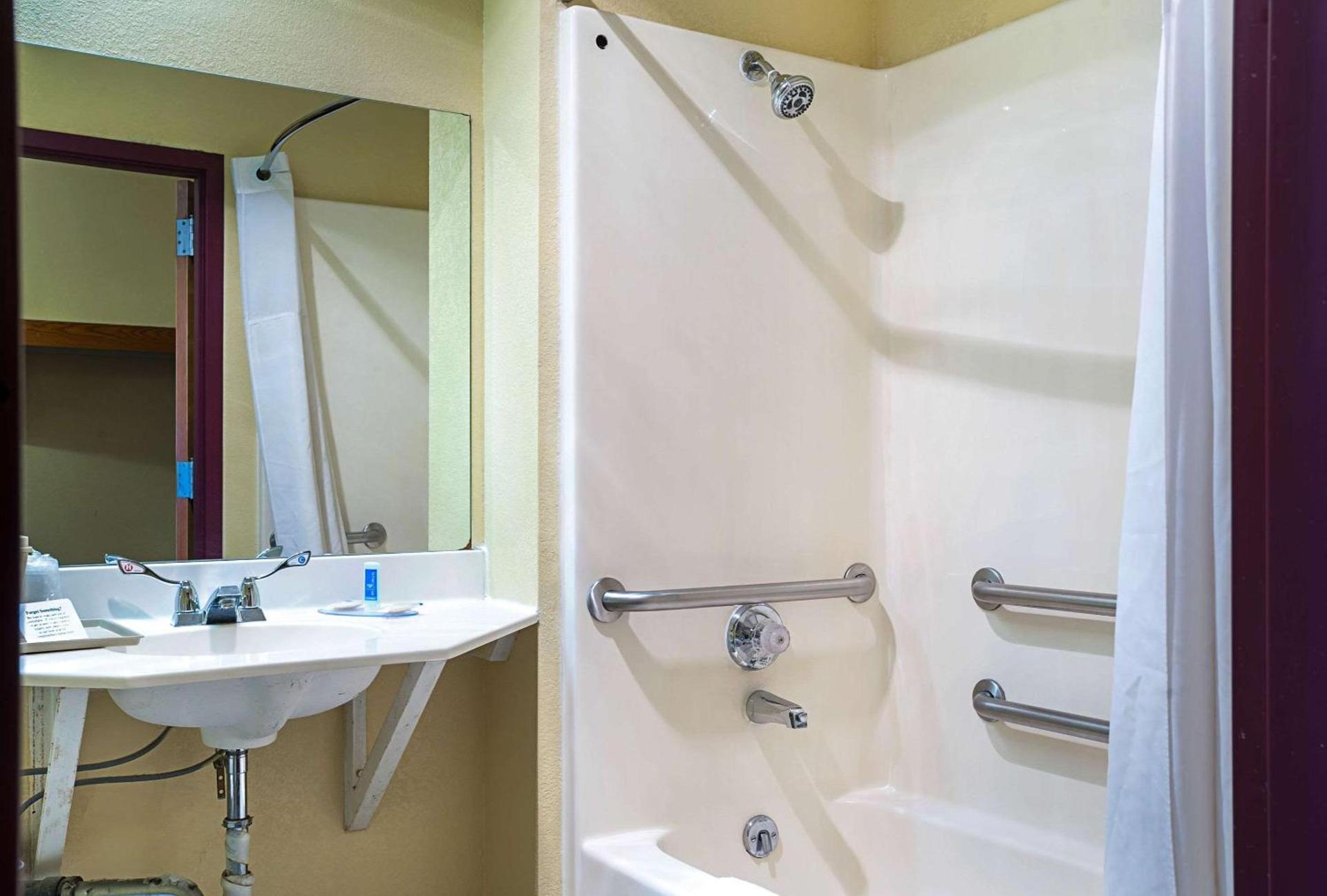 Rodeway Inn & Suites Blanding photo 12