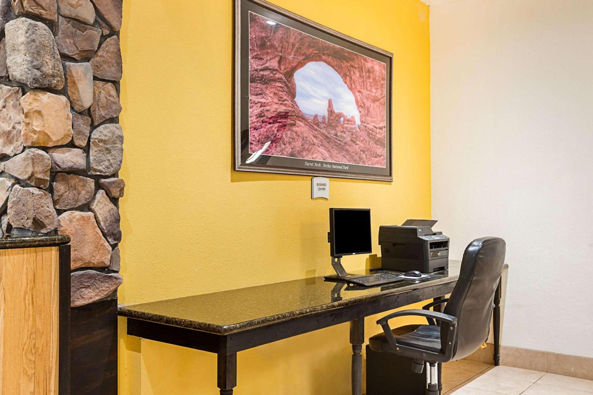 Rodeway Inn & Suites Blanding photo 13