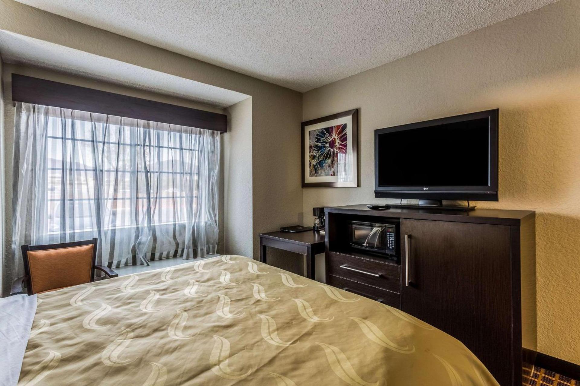 Quality Inn & Suites West El Paso I-10 photo 21