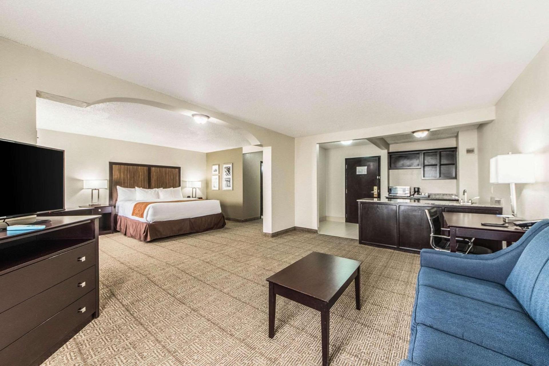 Comfort Inn Dallas Park Central photo 21