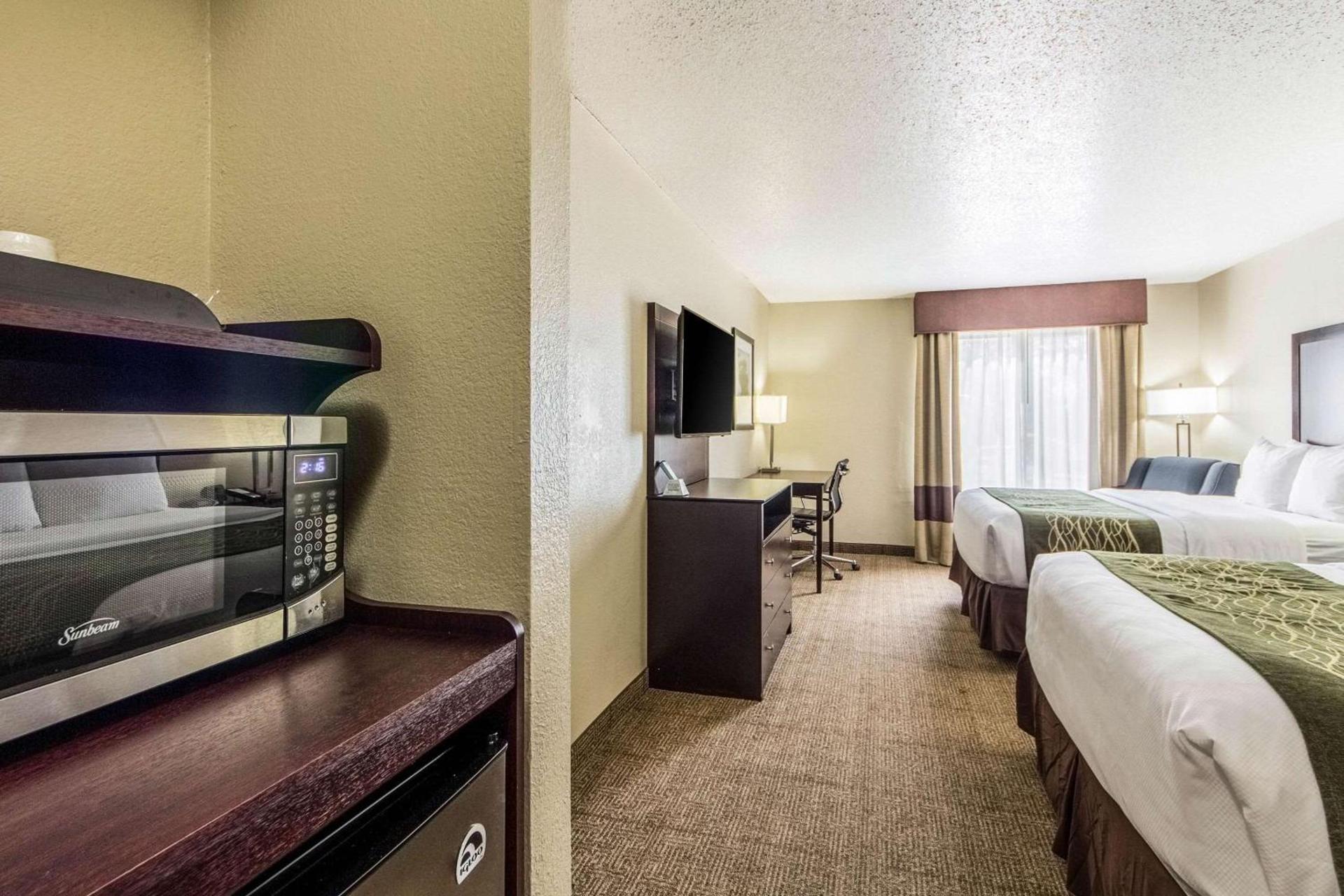 Comfort Inn Dallas Park Central photo 15