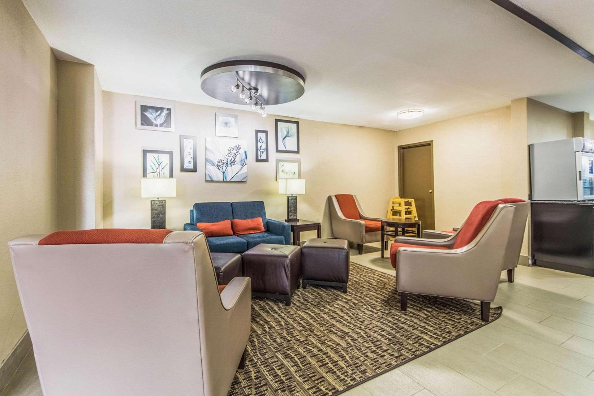 Comfort Inn Dallas Park Central photo 5