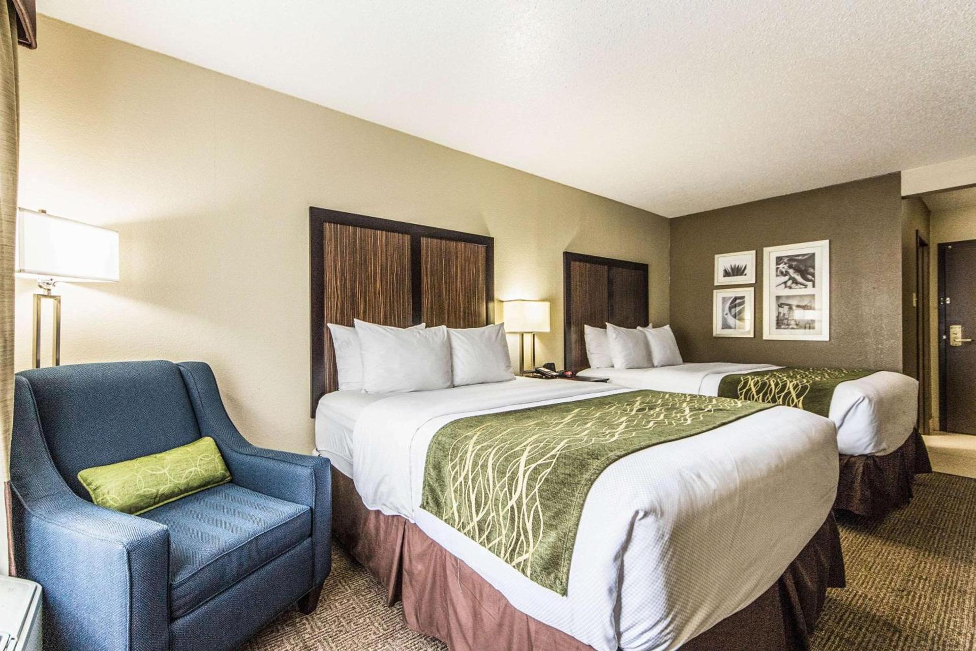 Comfort Inn Dallas Park Central photo 16
