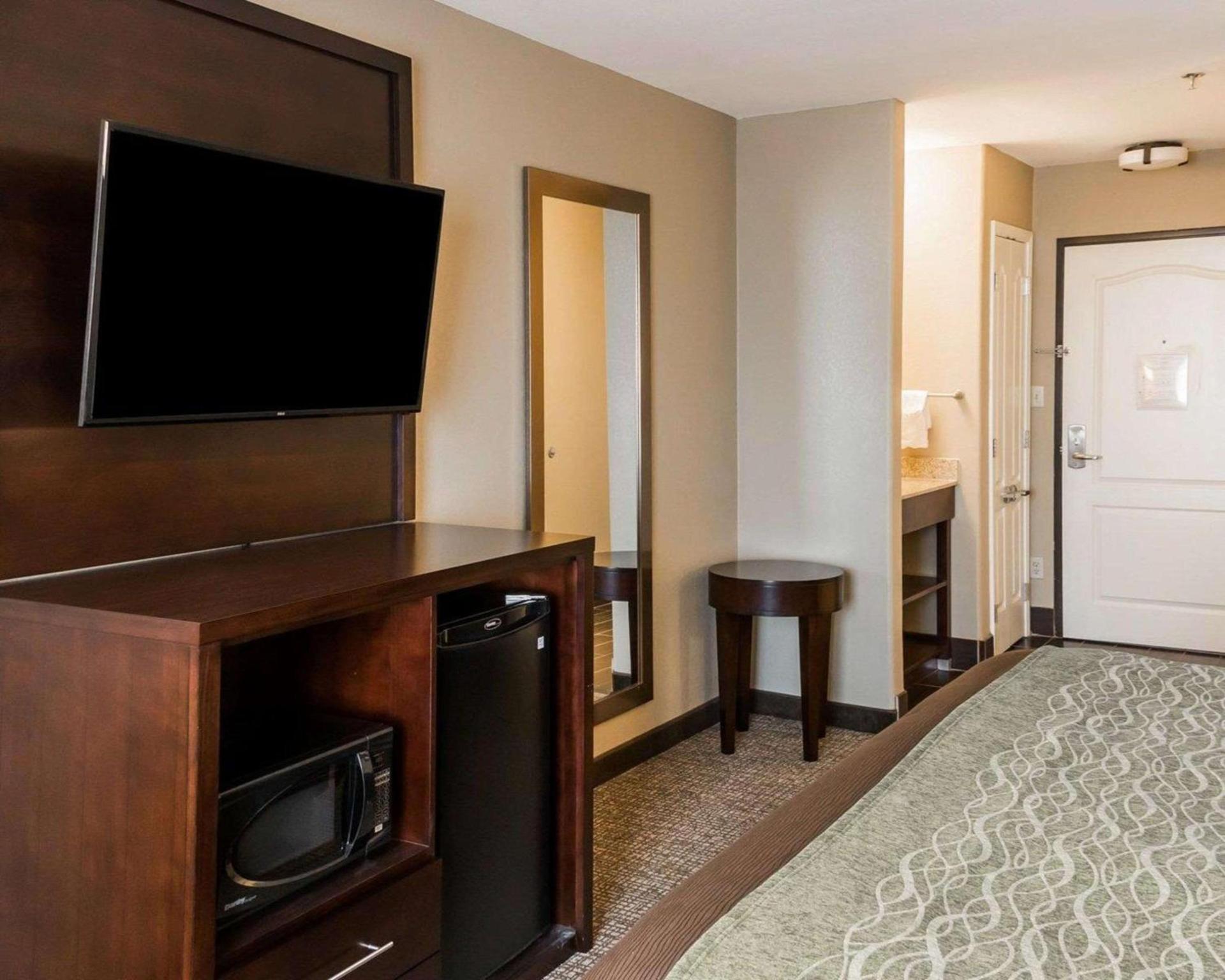 Comfort Inn & Suites Pharr - McAllen photo 32