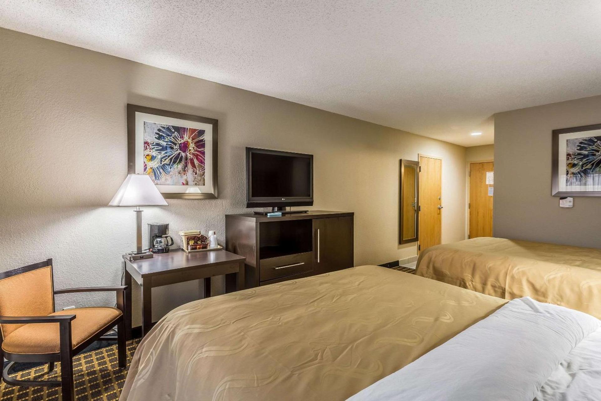 Quality Inn & Suites West El Paso I-10 photo 11
