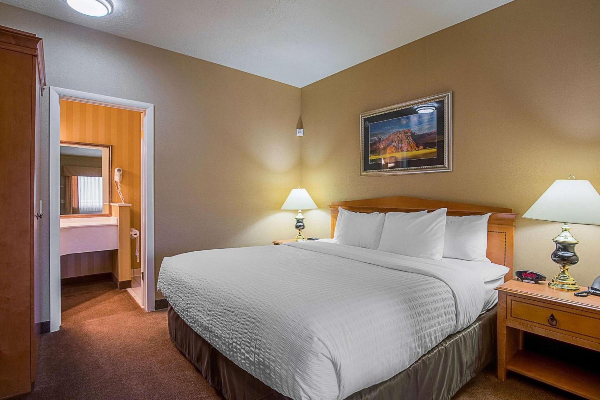 Clarion Suites St George - Convention Center Area photo 15