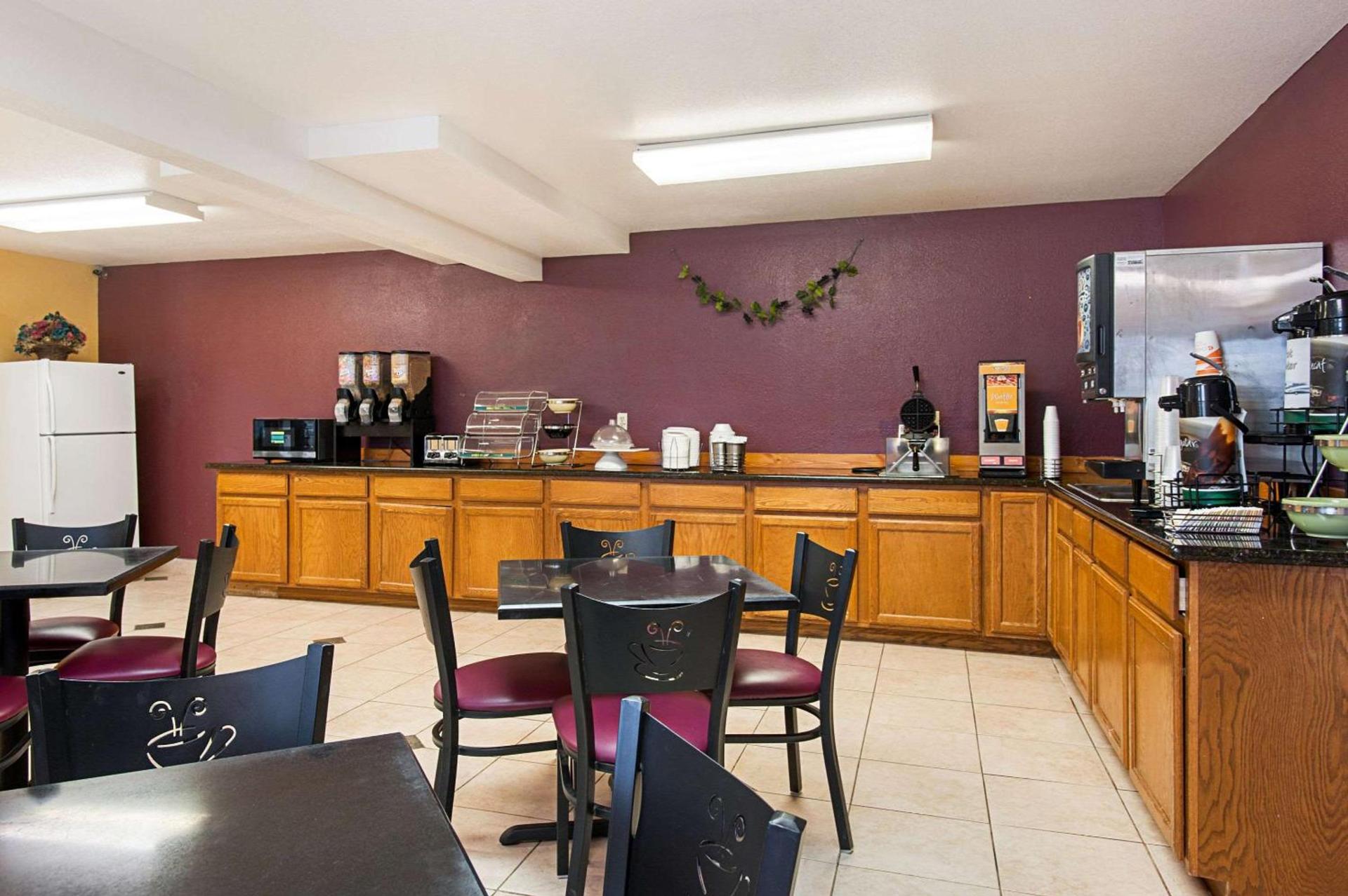 Rodeway Inn & Suites Blanding photo 14