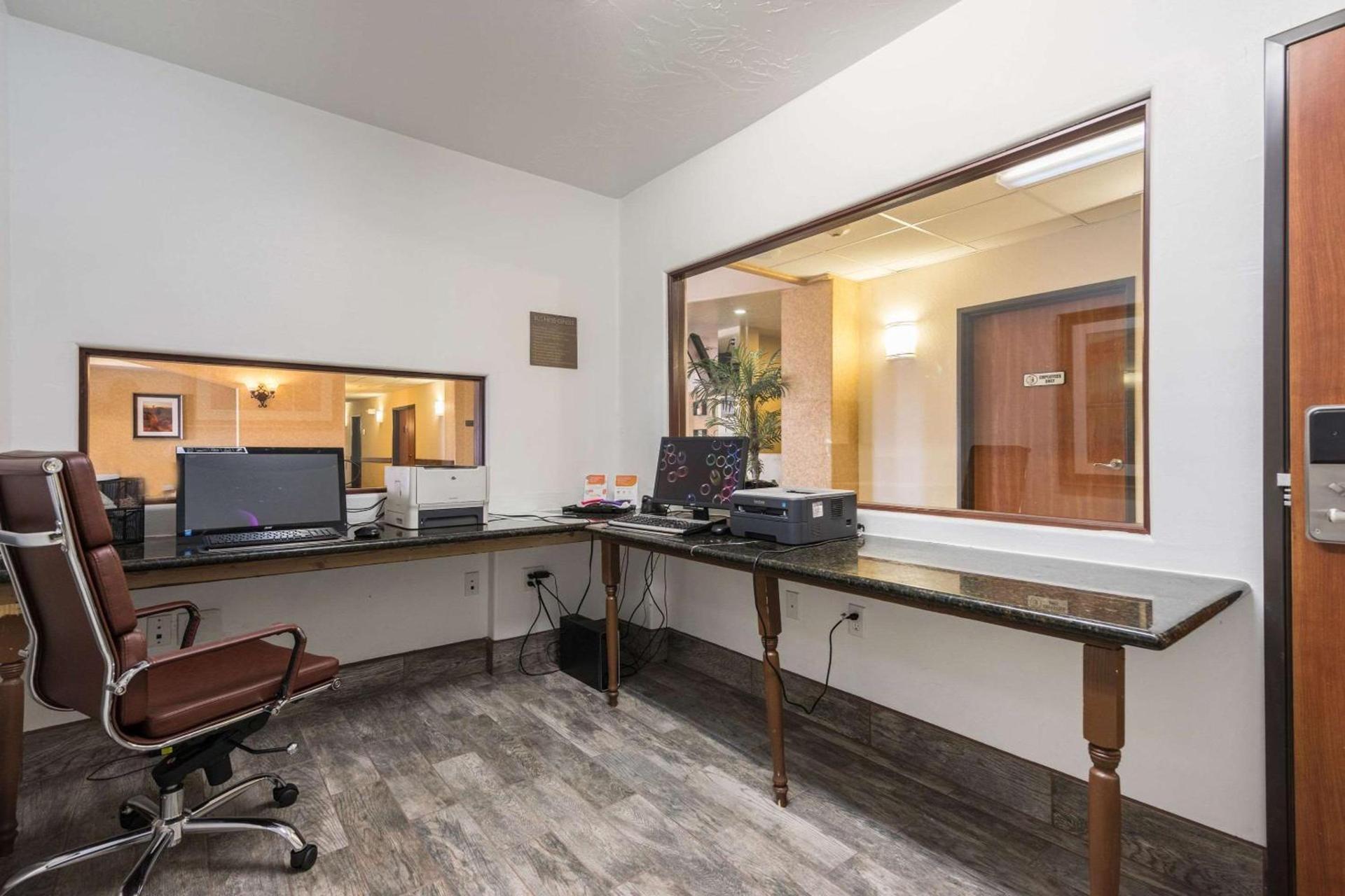 Comfort Inn & Suites Cedar City South photo 25