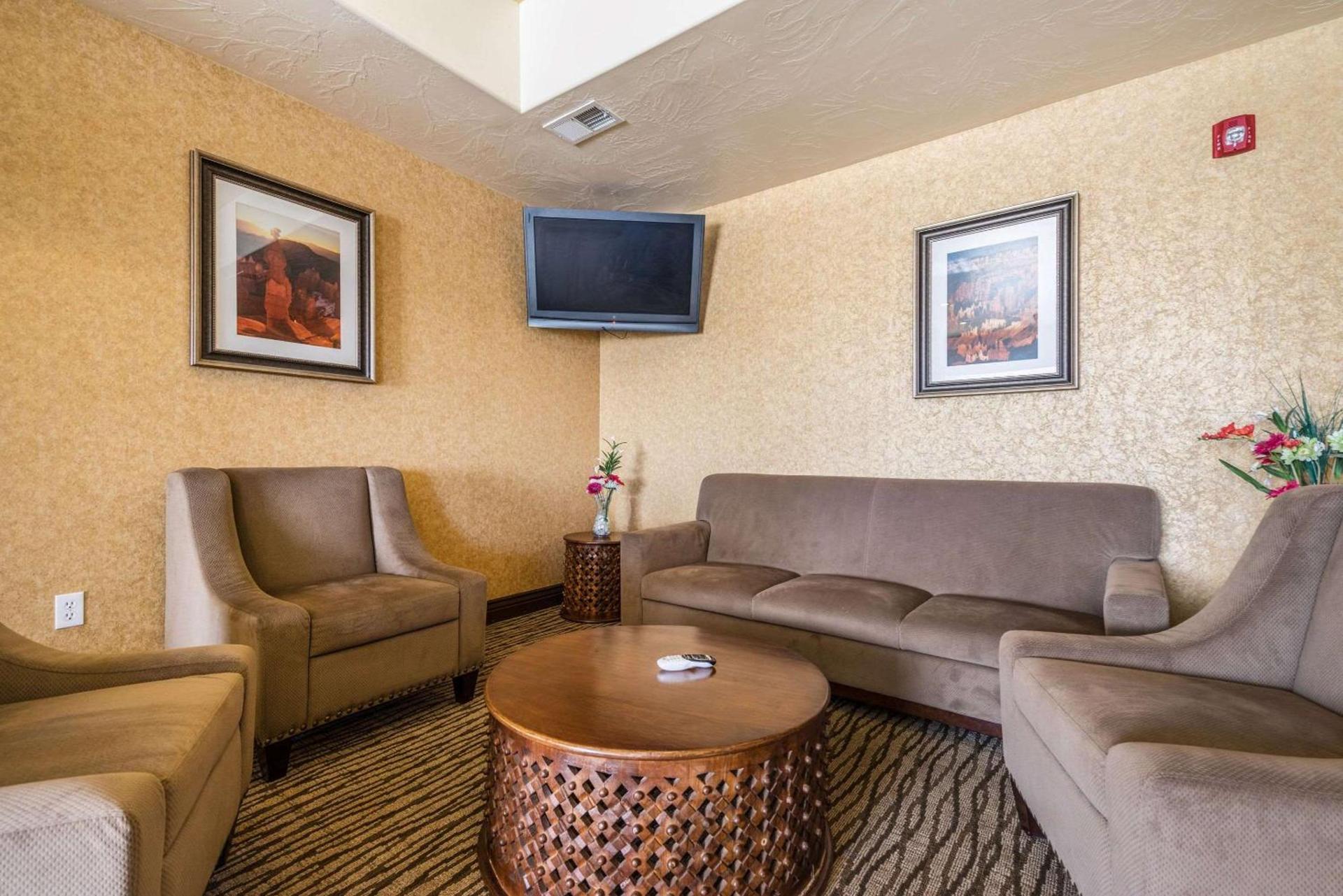 Comfort Inn & Suites Cedar City South photo 20