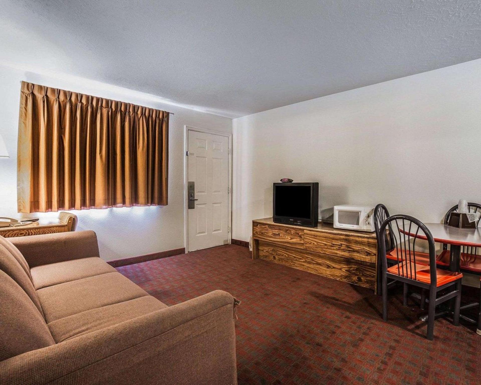 Rodeway Inn Hurricane - Zion National Park Area photo 18