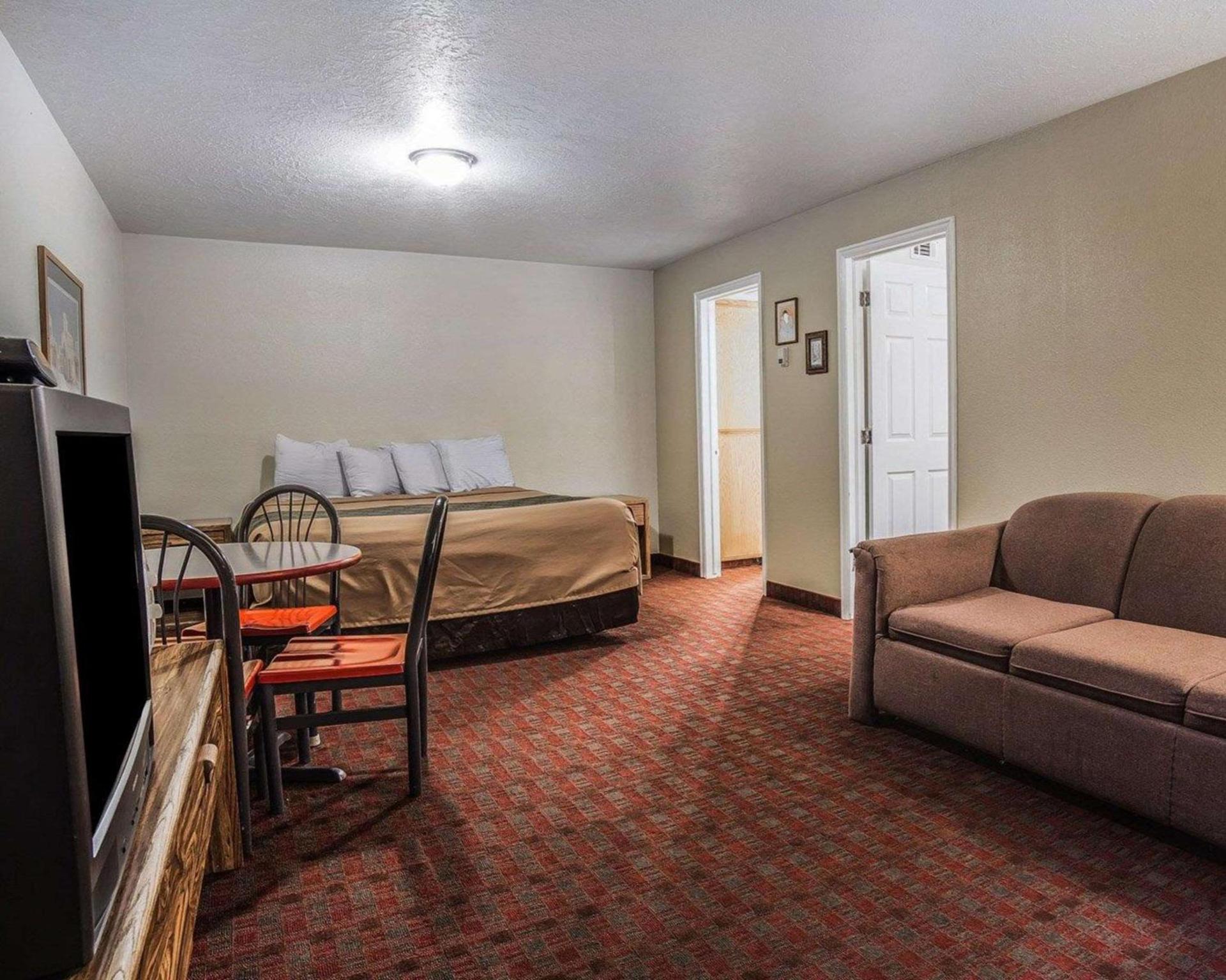 Rodeway Inn Hurricane - Zion National Park Area photo 21